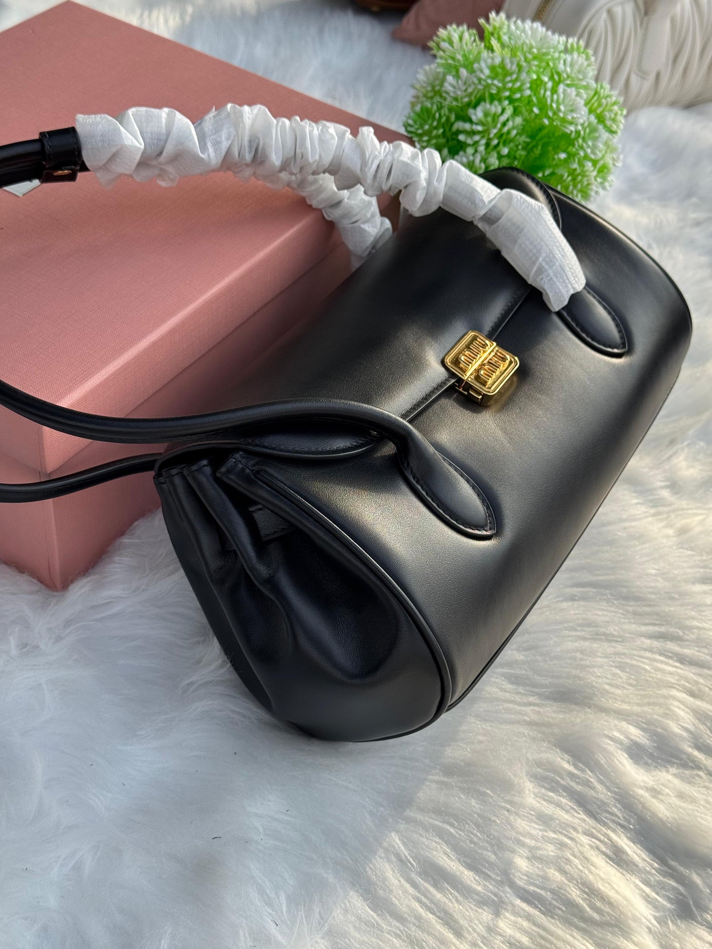 MIU MIU Leather shoulder bag Super master Quality with box and dust bag Size 28 Cm