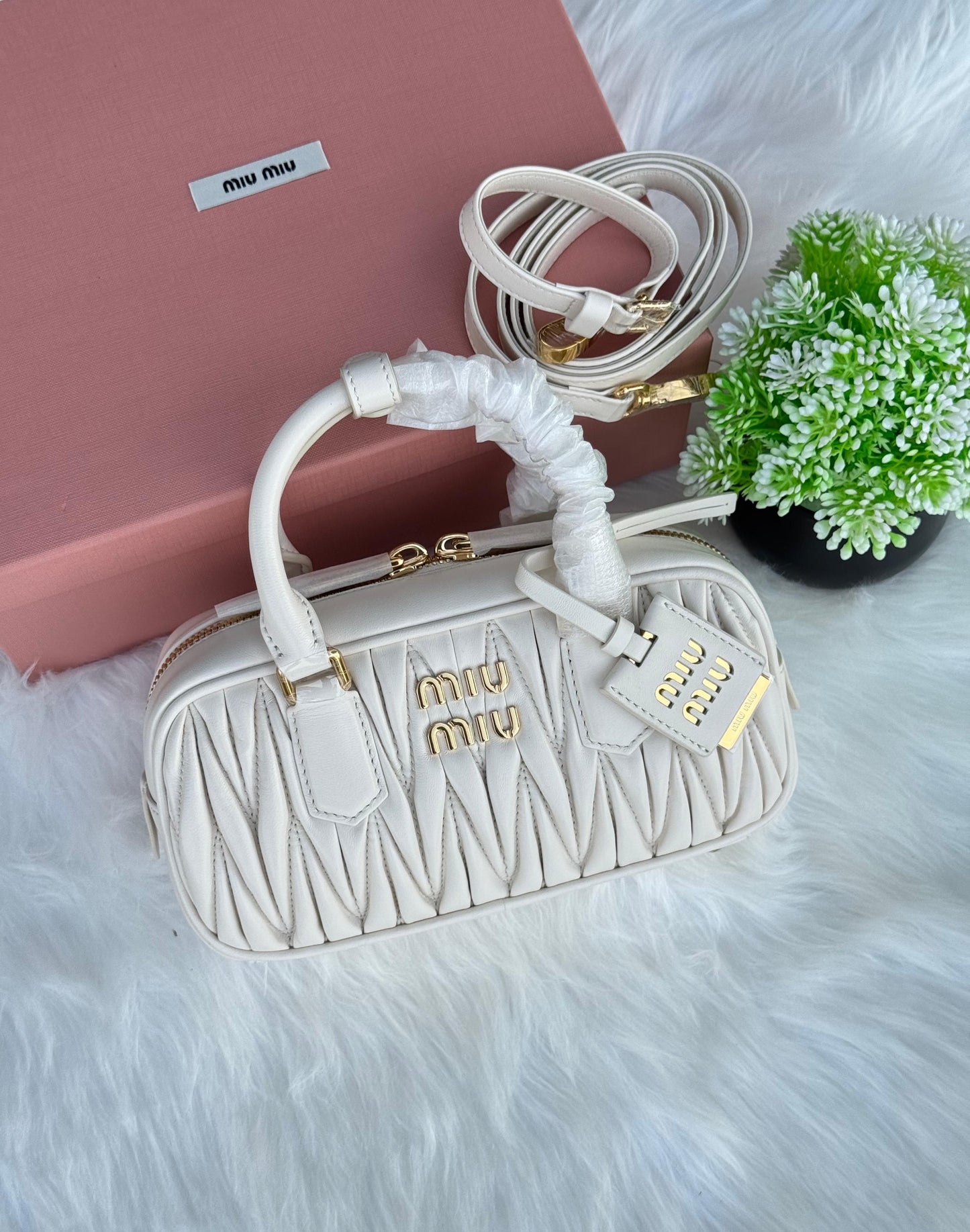 MIU MIU Arcadie matelassé nappa leather Super master Quality with box and dust bag Size 22 Cm