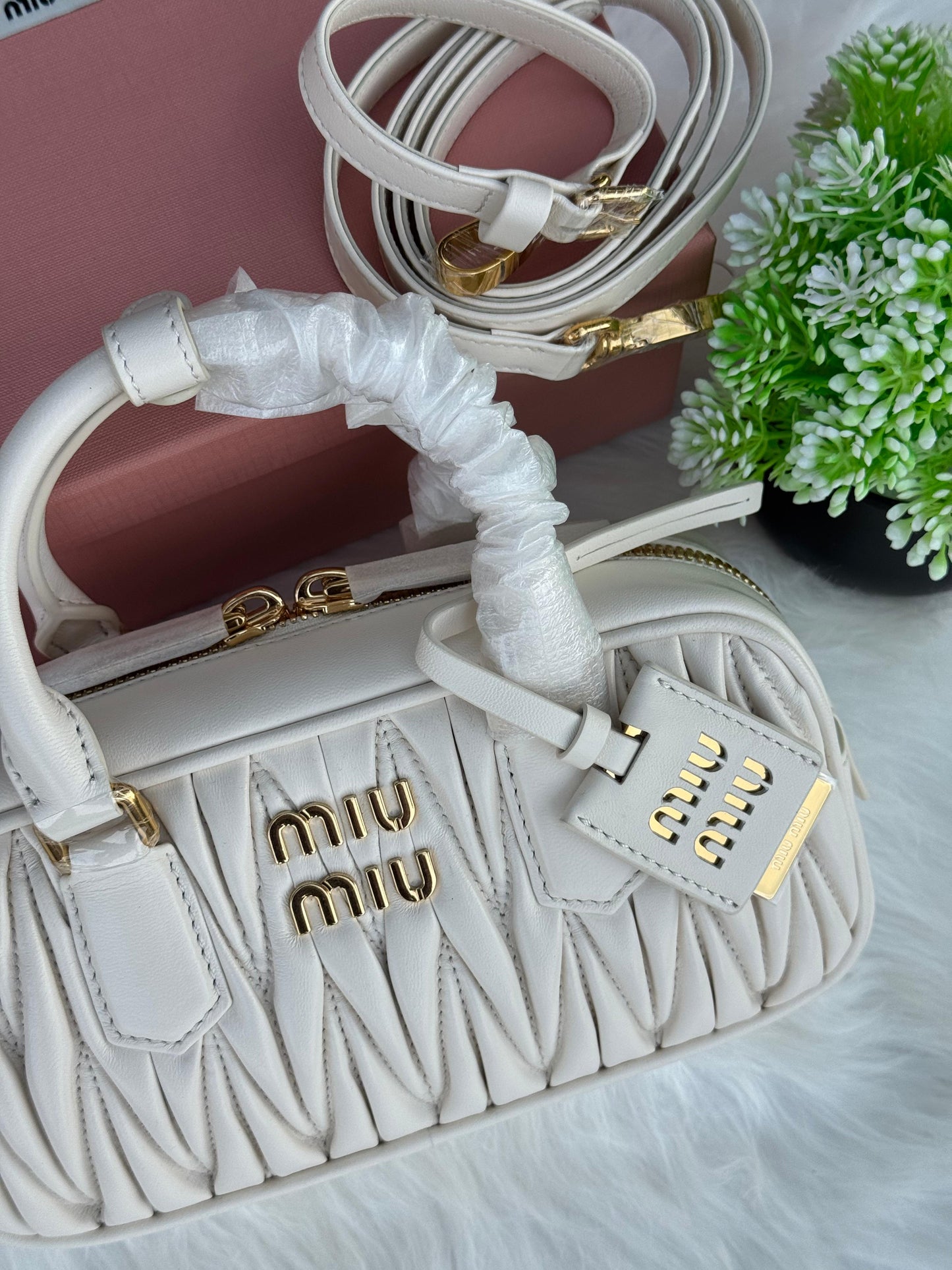 MIU MIU Arcadie matelassé nappa leather Super master Quality with box and dust bag Size 22 Cm
