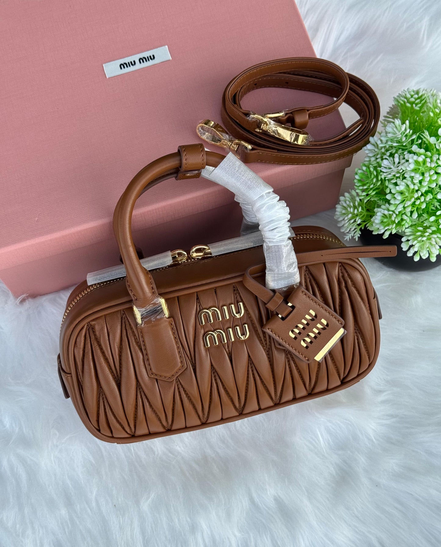 MIU MIU Arcadie matelassé nappa leather Super master Quality with box and dust bag Size 22 Cm