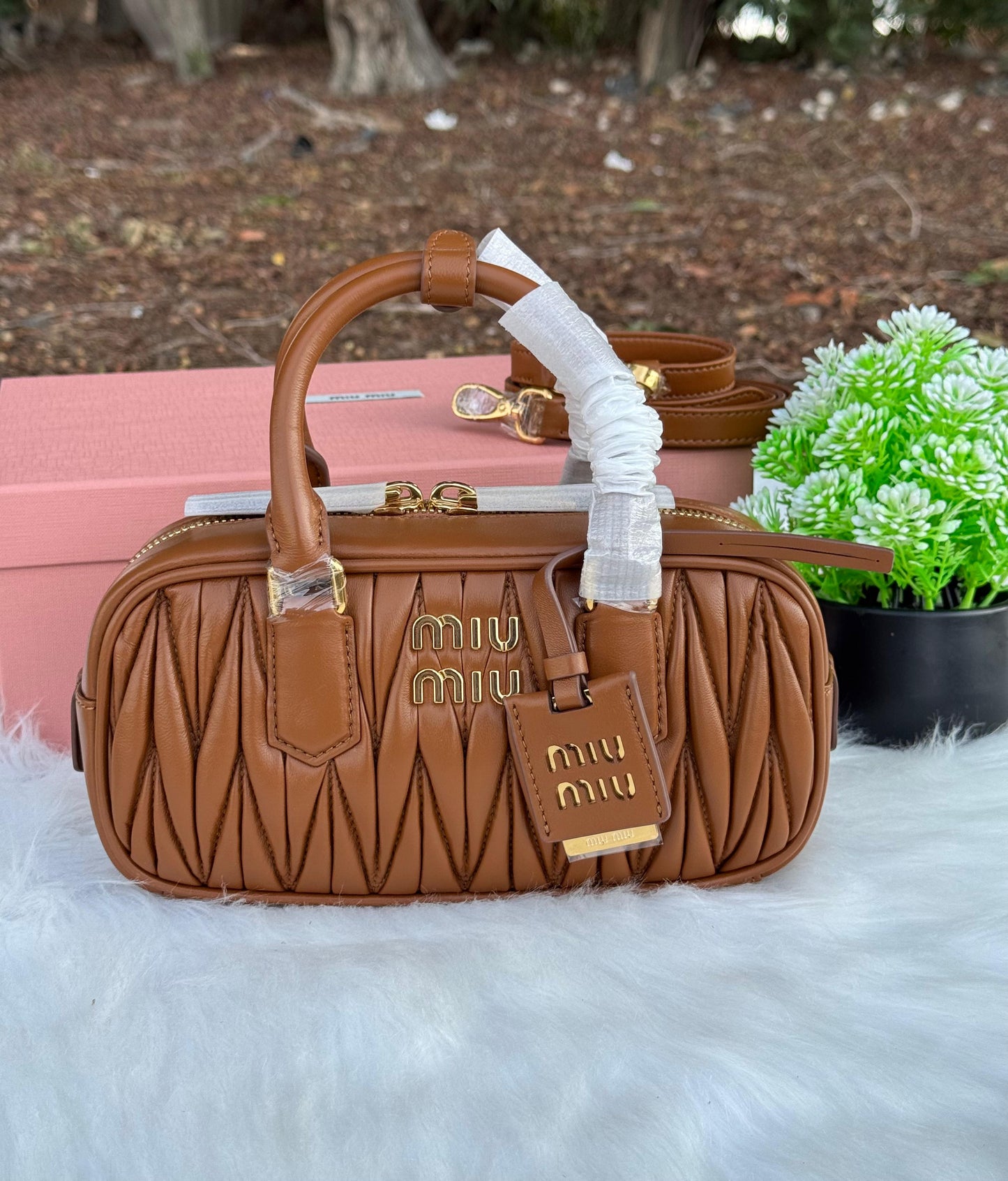 MIU MIU Arcadie matelassé nappa leather Super master Quality with box and dust bag Size 22 Cm