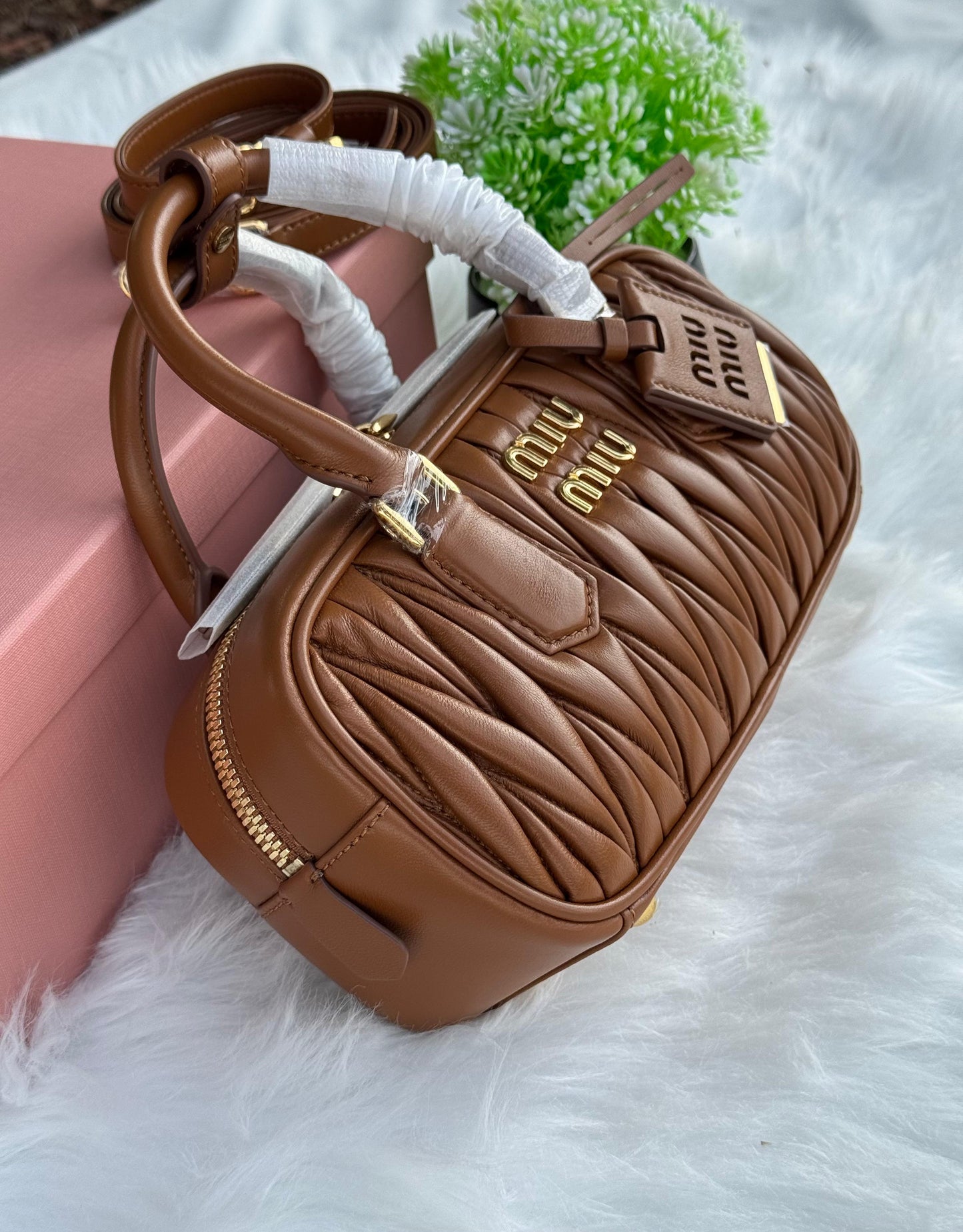 MIU MIU Arcadie matelassé nappa leather Super master Quality with box and dust bag Size 22 Cm