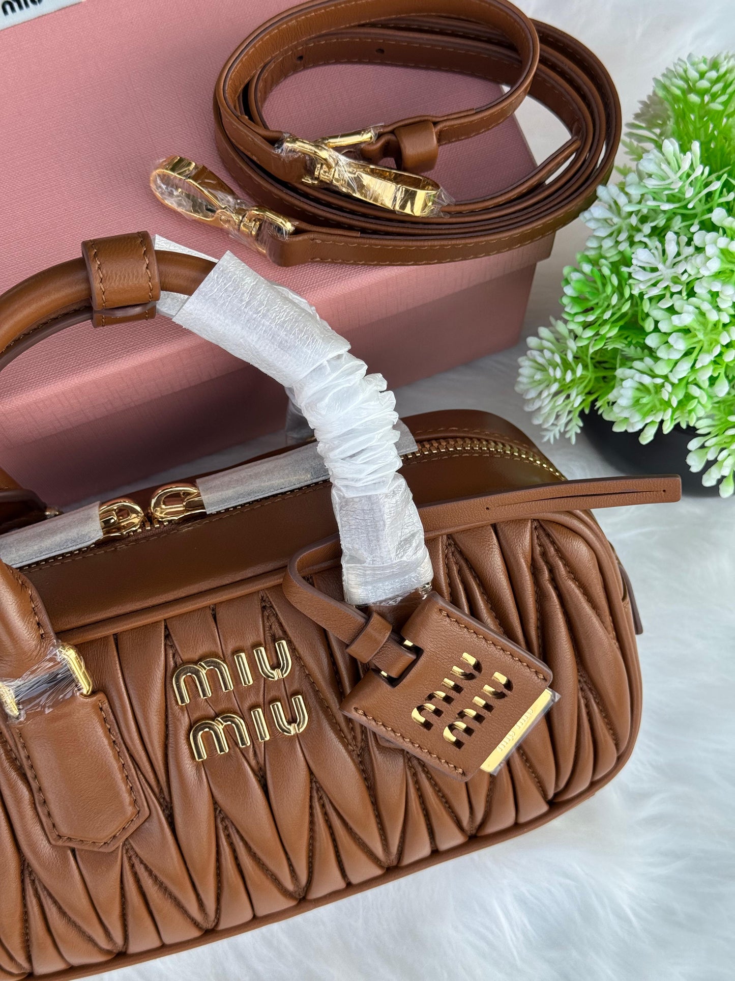 MIU MIU Arcadie matelassé nappa leather Super master Quality with box and dust bag Size 22 Cm
