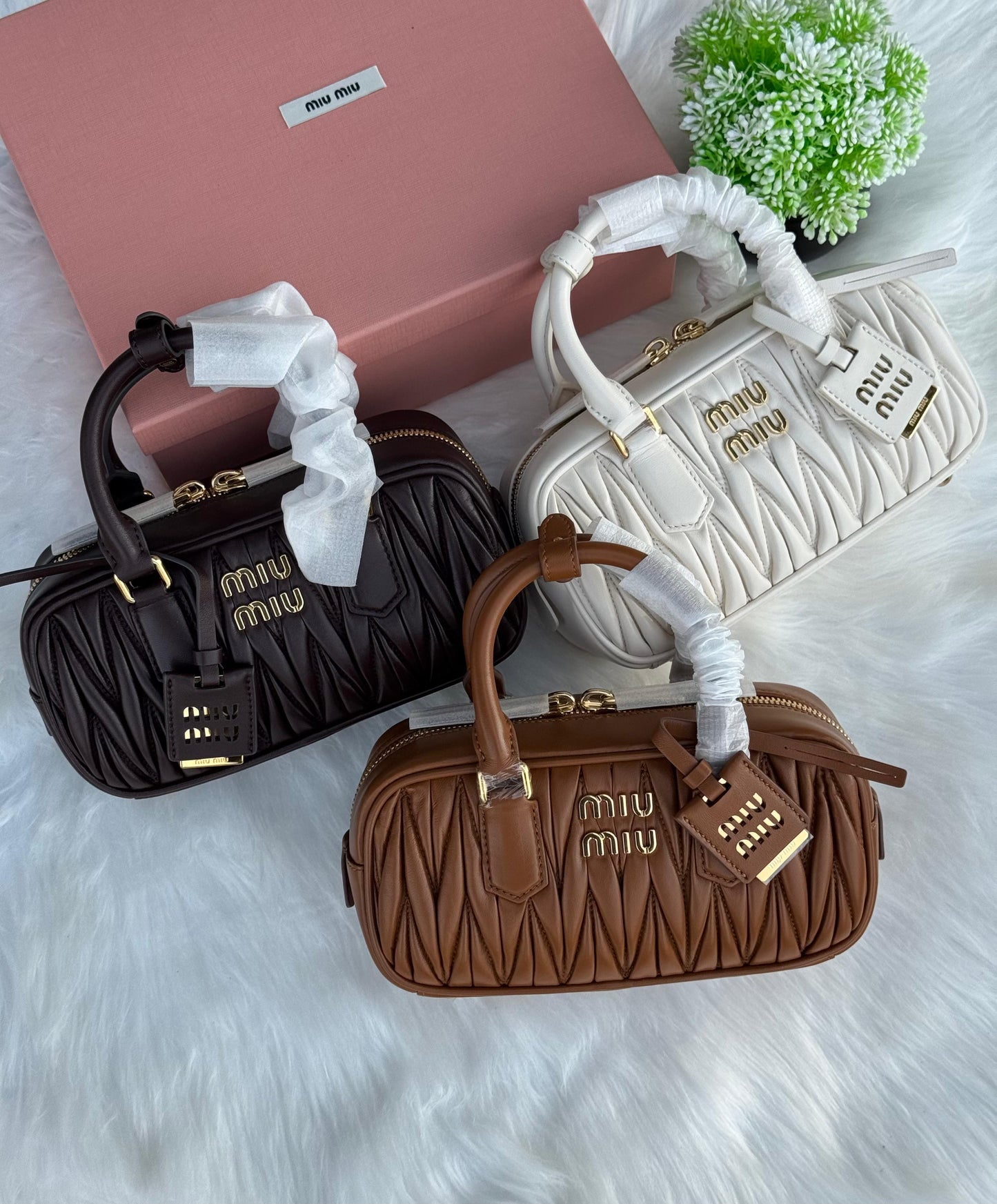 MIU MIU Arcadie matelassé nappa leather Super master Quality with box and dust bag Size 22 Cm