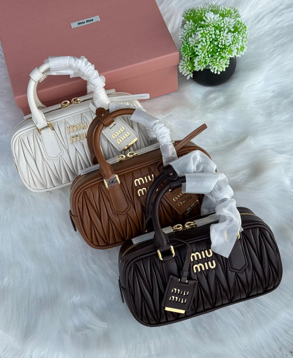 MIU MIU Arcadie matelassé nappa leather Super master Quality with box and dust bag Size 22 Cm