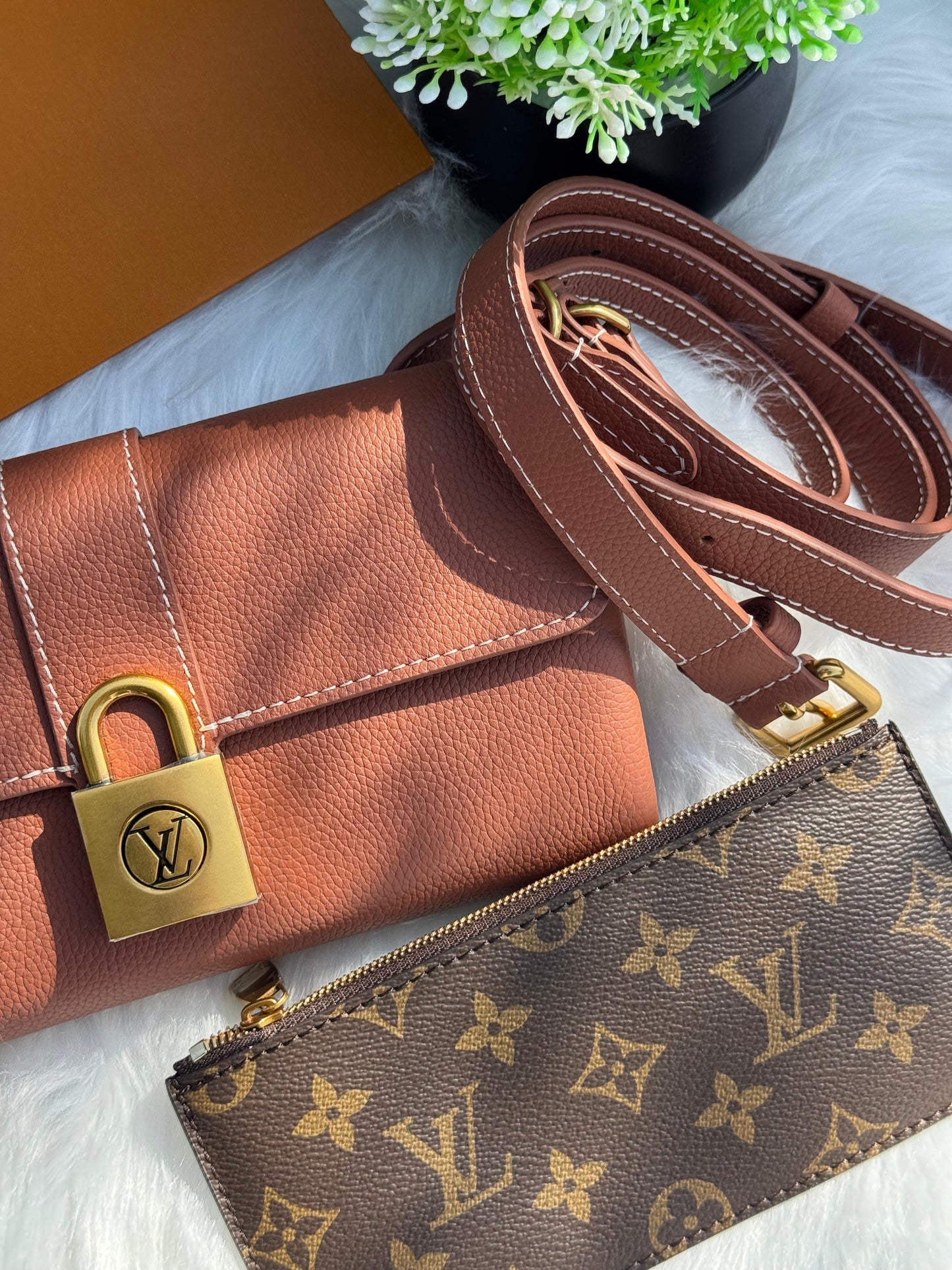 LV Wallet On Chain Low Key Super master Quality with box and dust bag Size 22 Cm