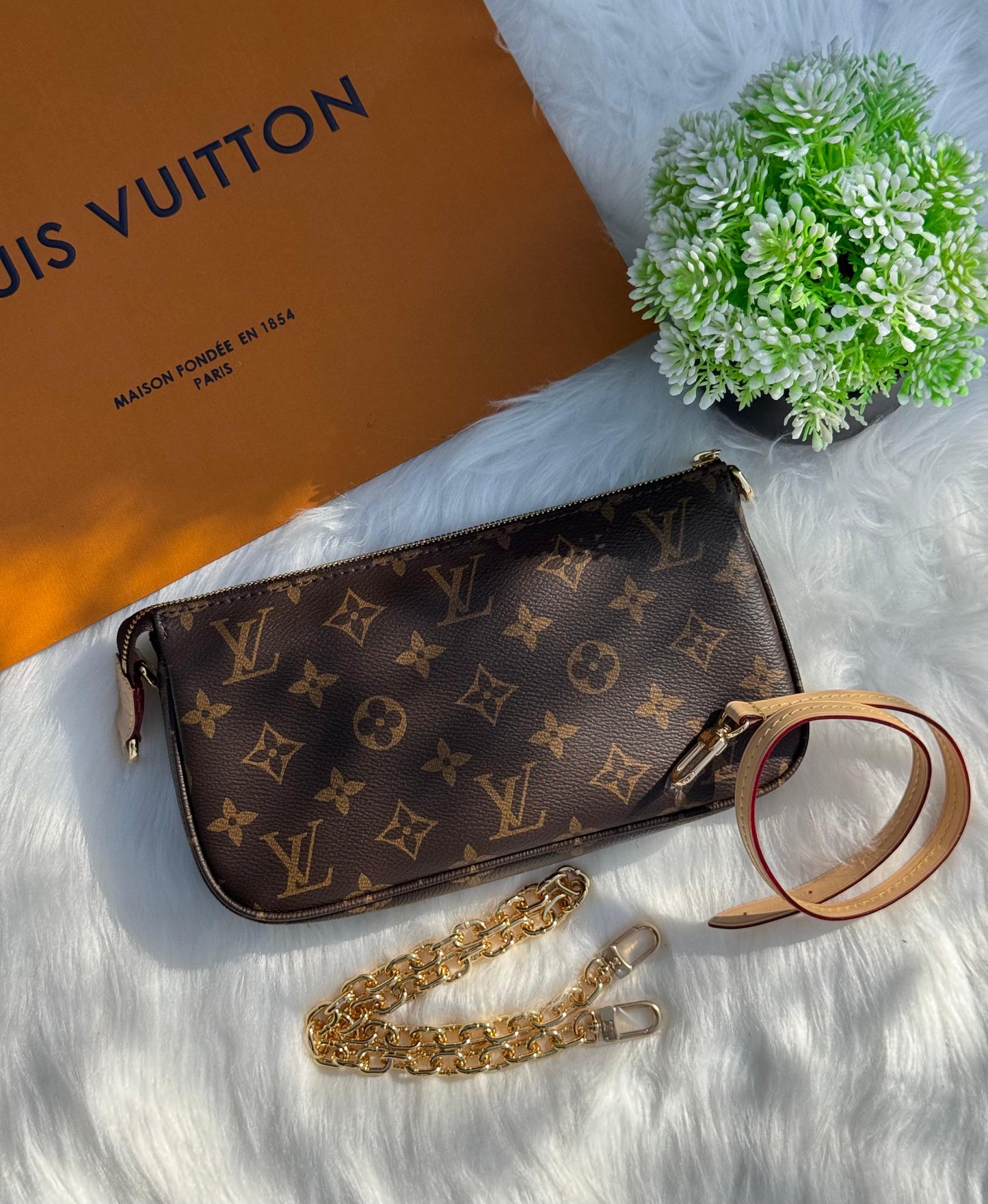 LV Pochette Accessoires Super master Quality with box and dust bag Size 23 Cm