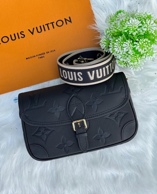 LV Diane Super master Quality with box and dust bag Size 24 Cm