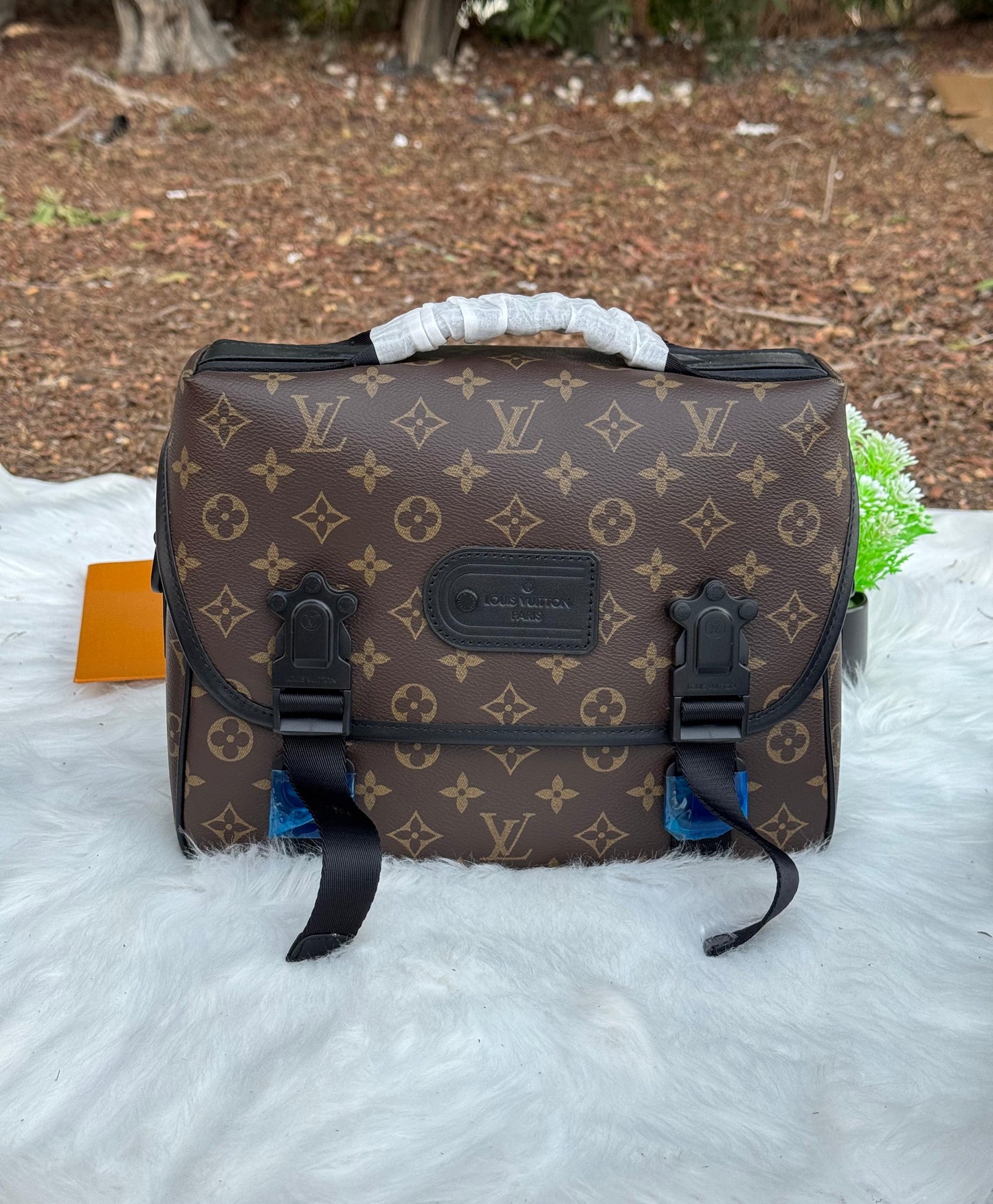 LV Trail Messenger Super master Quality with box and dust bag