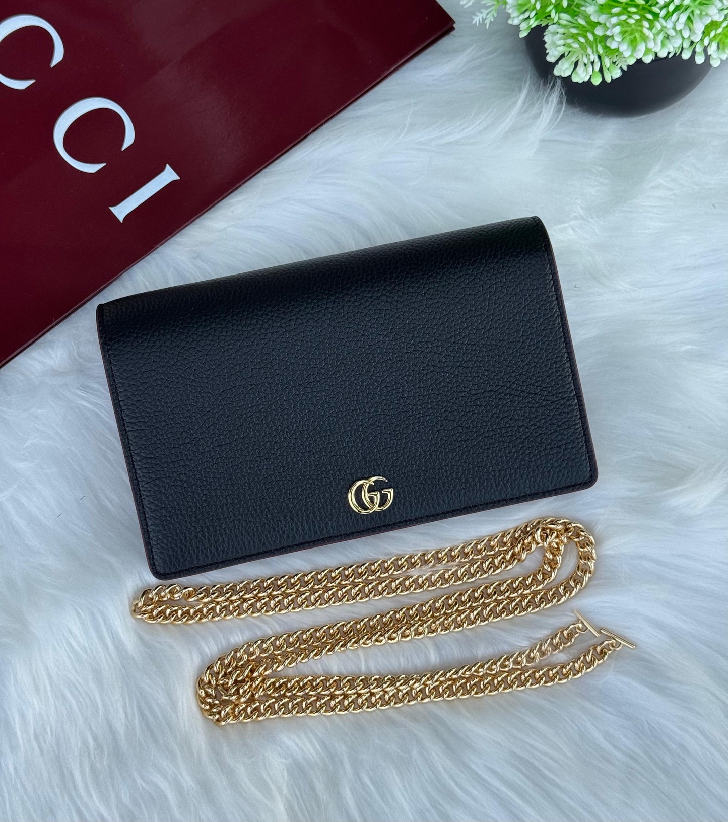 GUCCI Chain wallet Super master Quality with box and dust bag Size 20 Cm