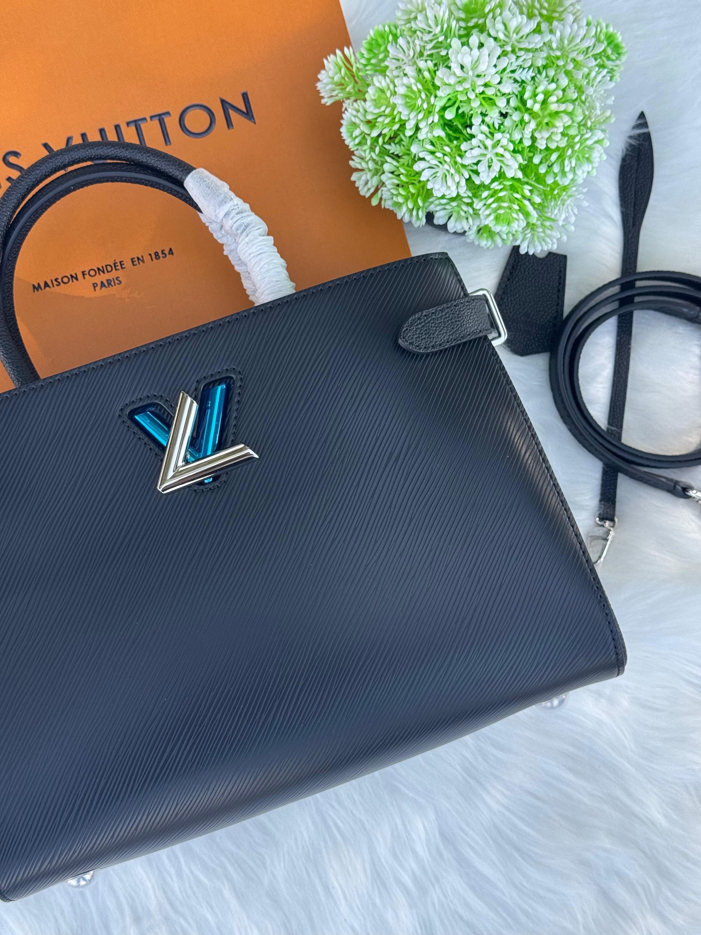 LV Twist Tote Bag Super master Quality with box and dust bag Size 30 cm