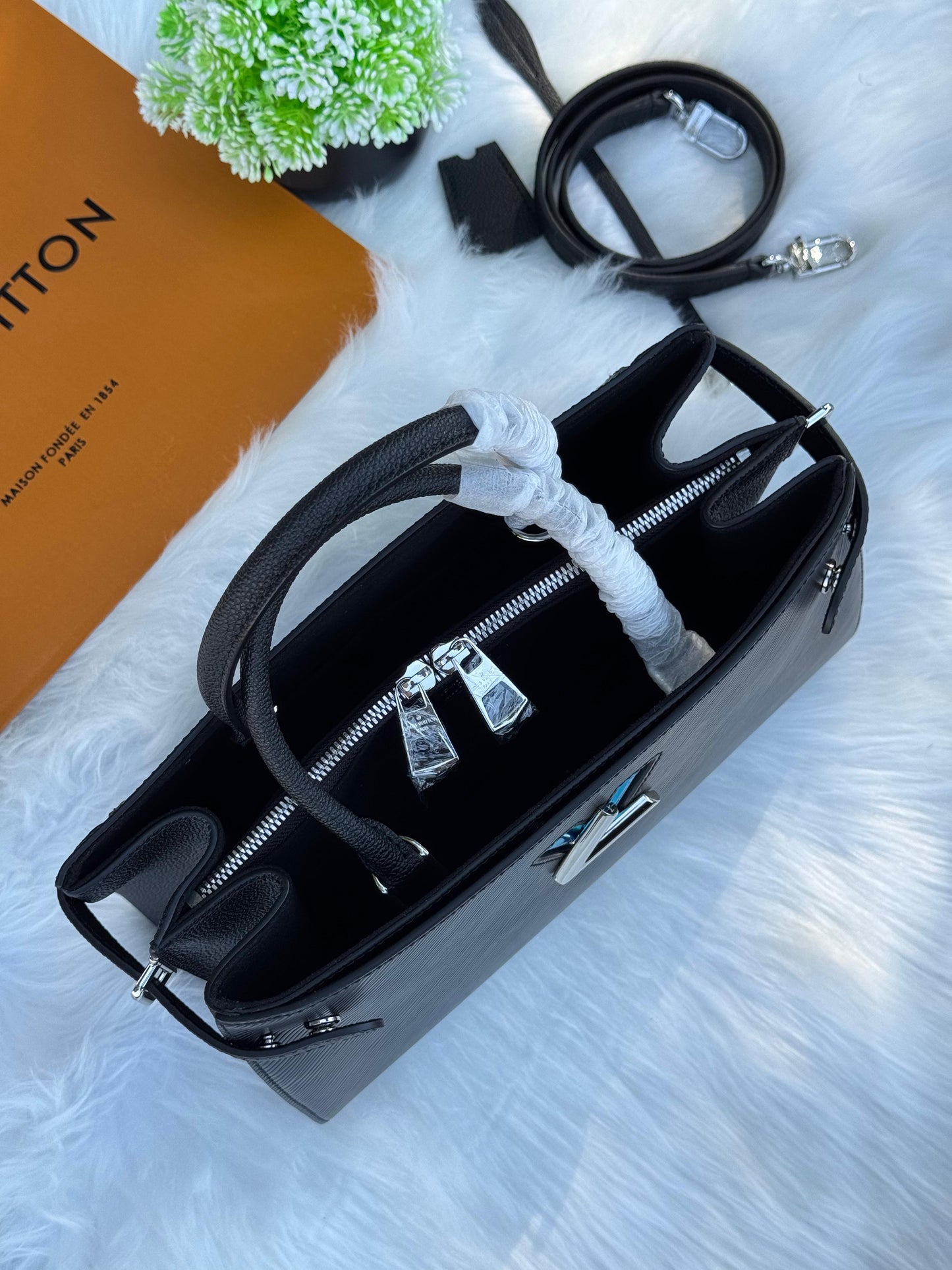 LV Twist Tote Bag Super master Quality with box and dust bag Size 30 cm