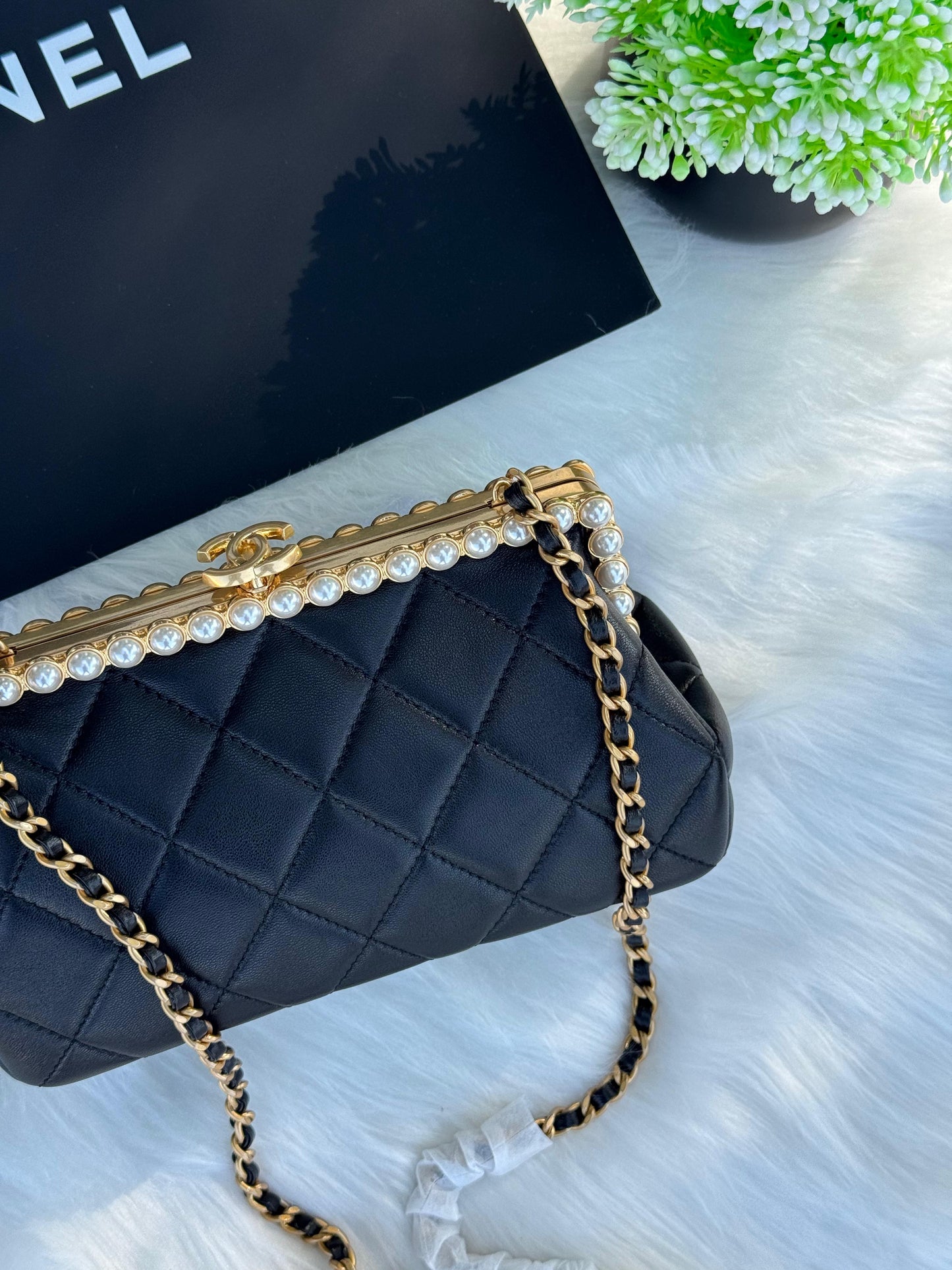 CHANEL CLUTCH Pearly Lambskin Super master Quality with box and dust bag Size 20 cm