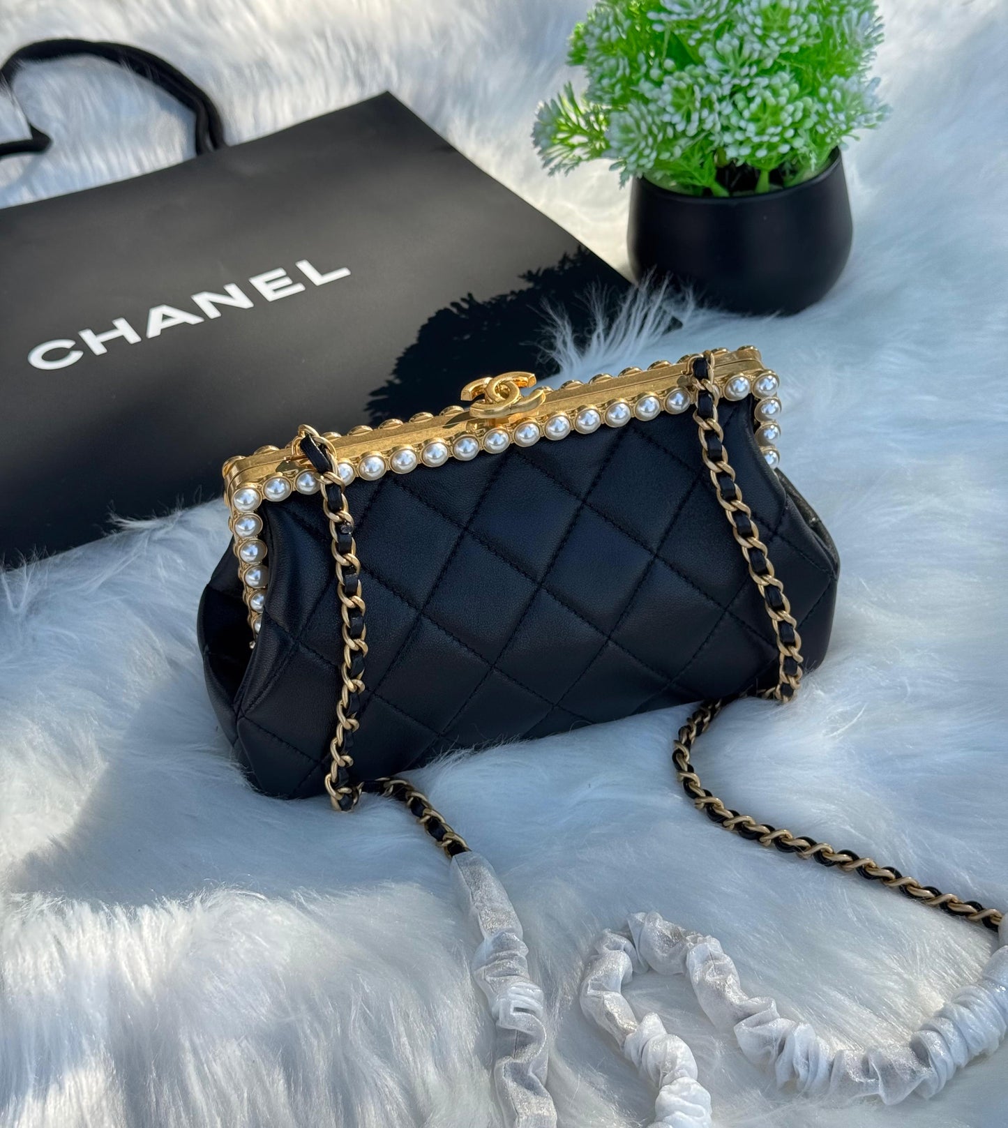 CHANEL CLUTCH Pearly Lambskin Super master Quality with box and dust bag Size 20 cm