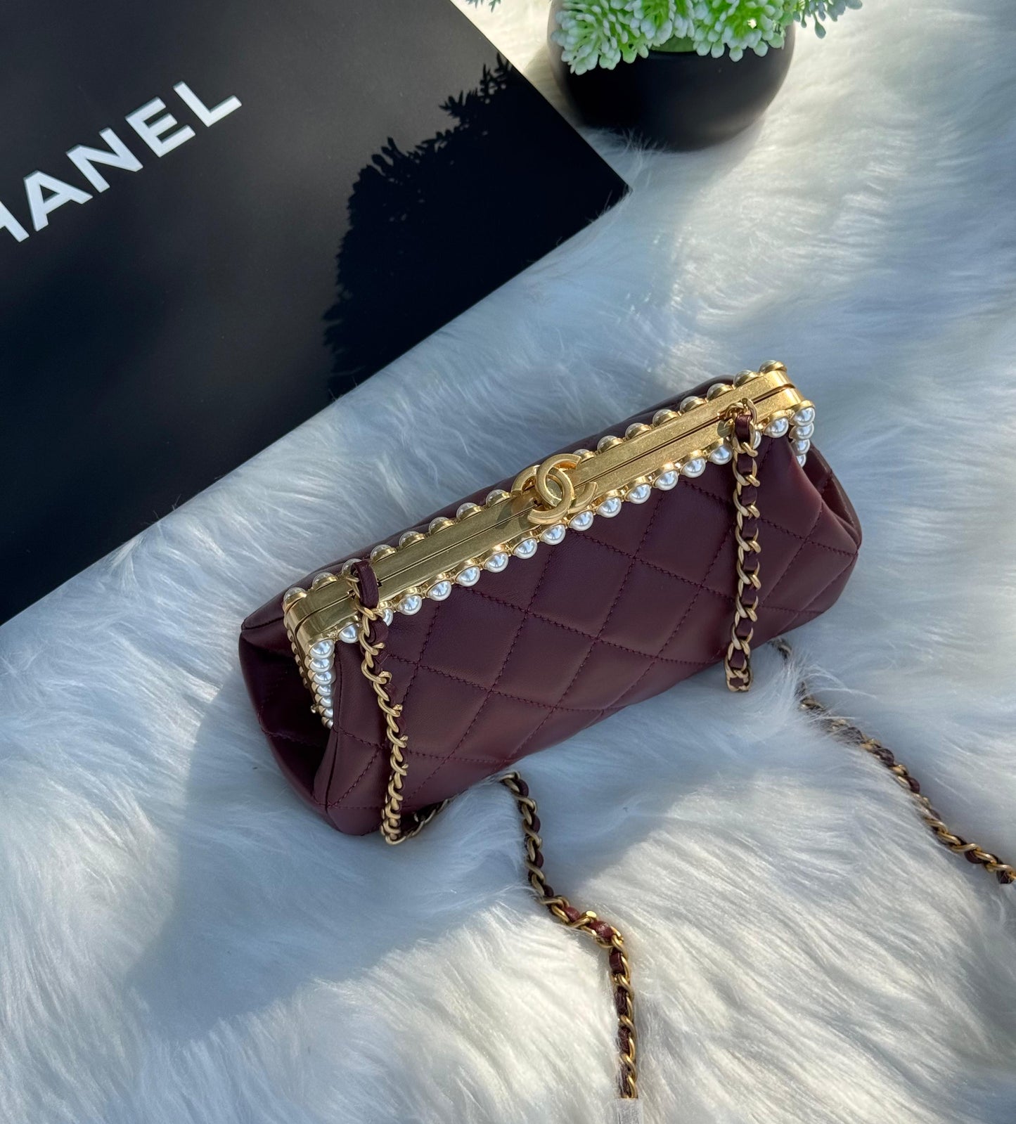 CHANEL CLUTCH Pearly Lambskin Super master Quality with box and dust bag Size 20 cm