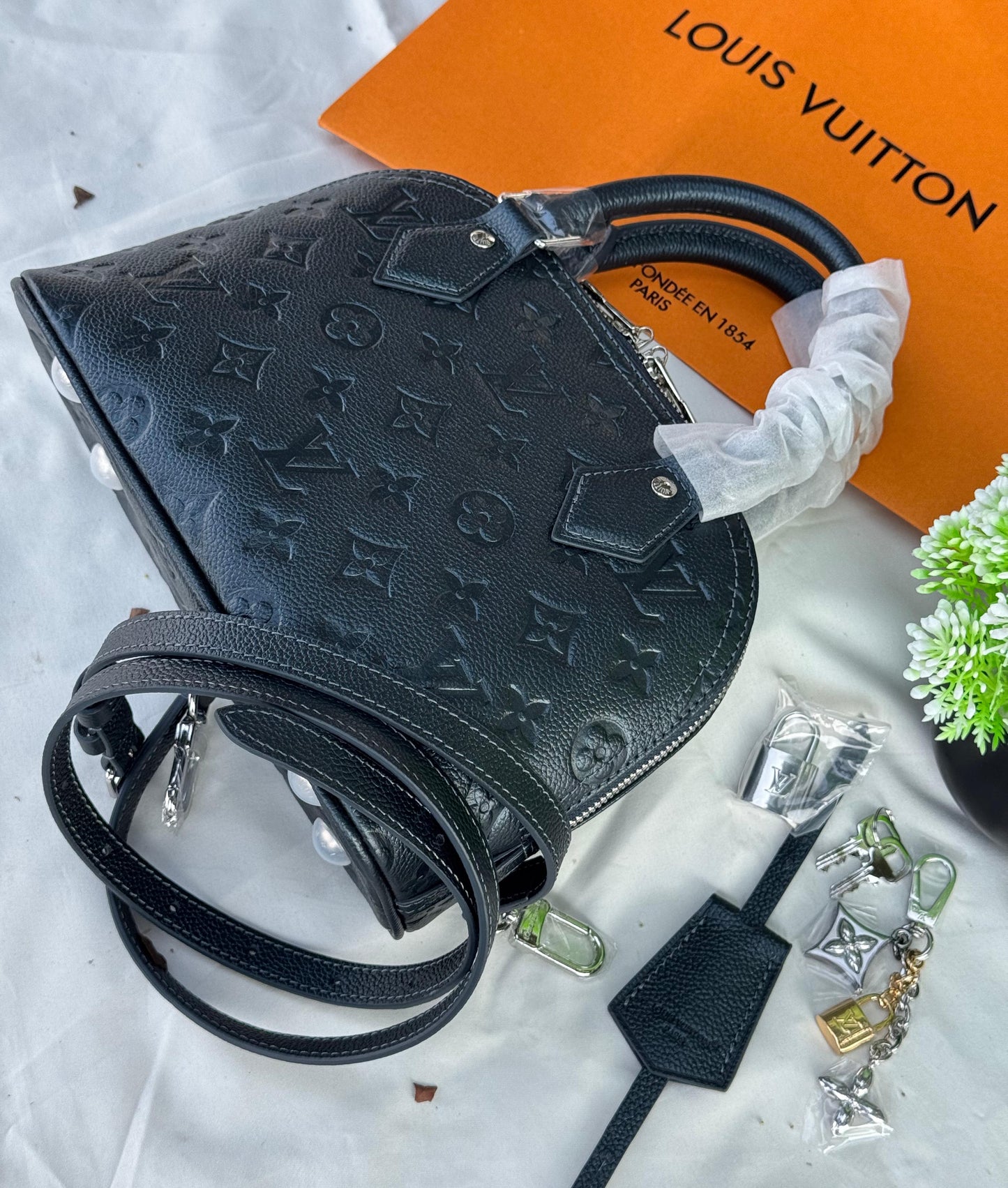 LV Alma BB monogram Super master Quality with box and dust bag Size 23 Cm