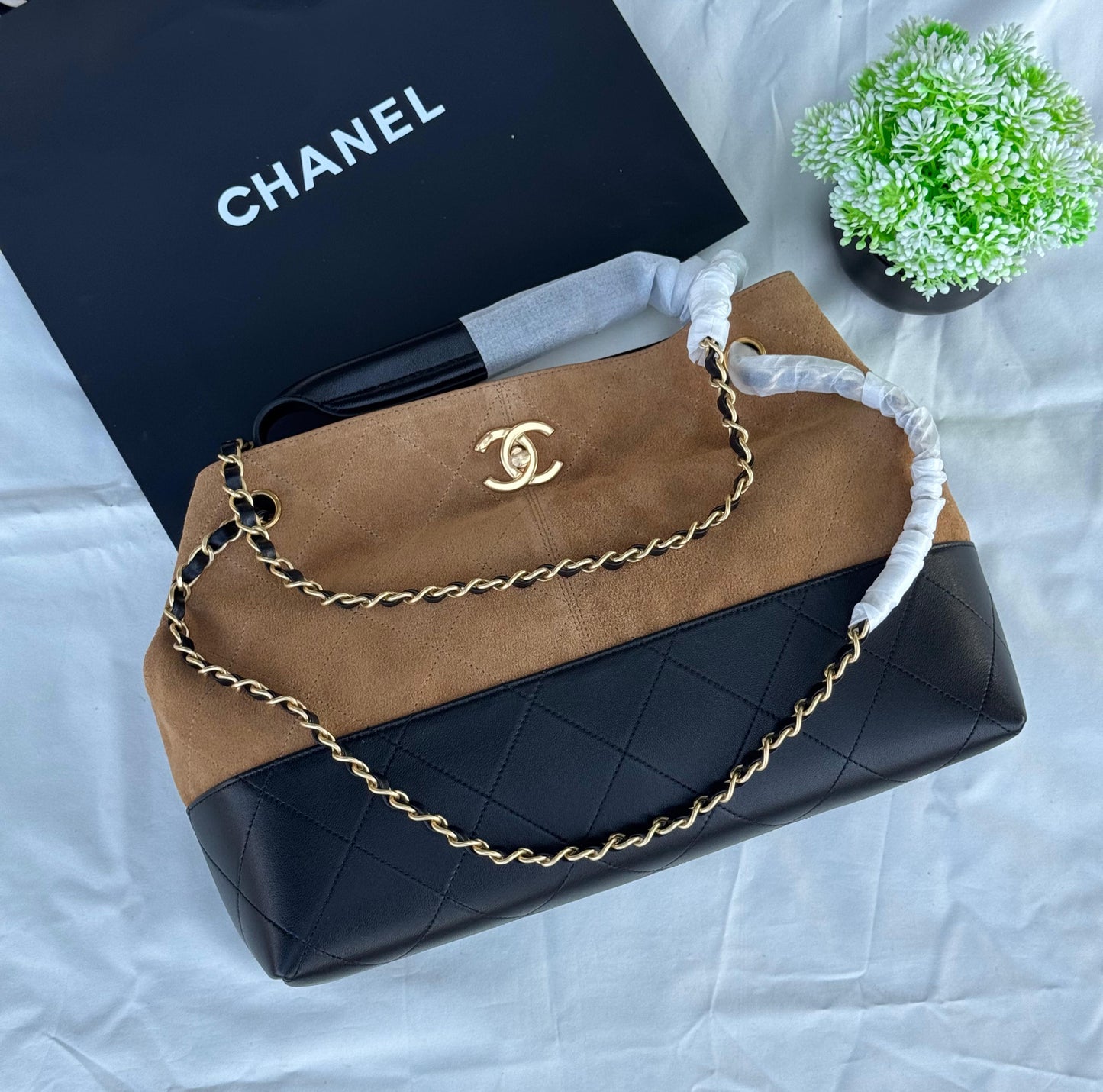 CHANEL 25A hobo handbag Super master Quality with box and dust bag Size 33 Cm
