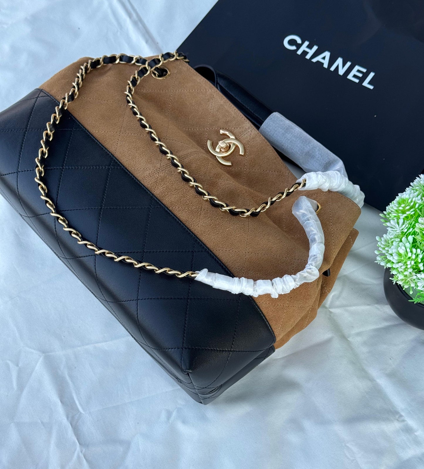 CHANEL 25A hobo handbag Super master Quality with box and dust bag Size 33 Cm