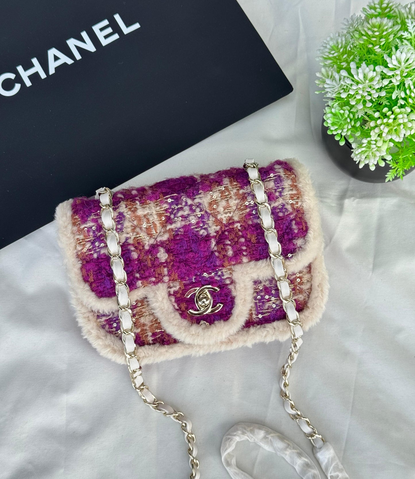 CHANEL FLAP Tweed  BAG Super master Quality with box and dust bag Size 19 Cm