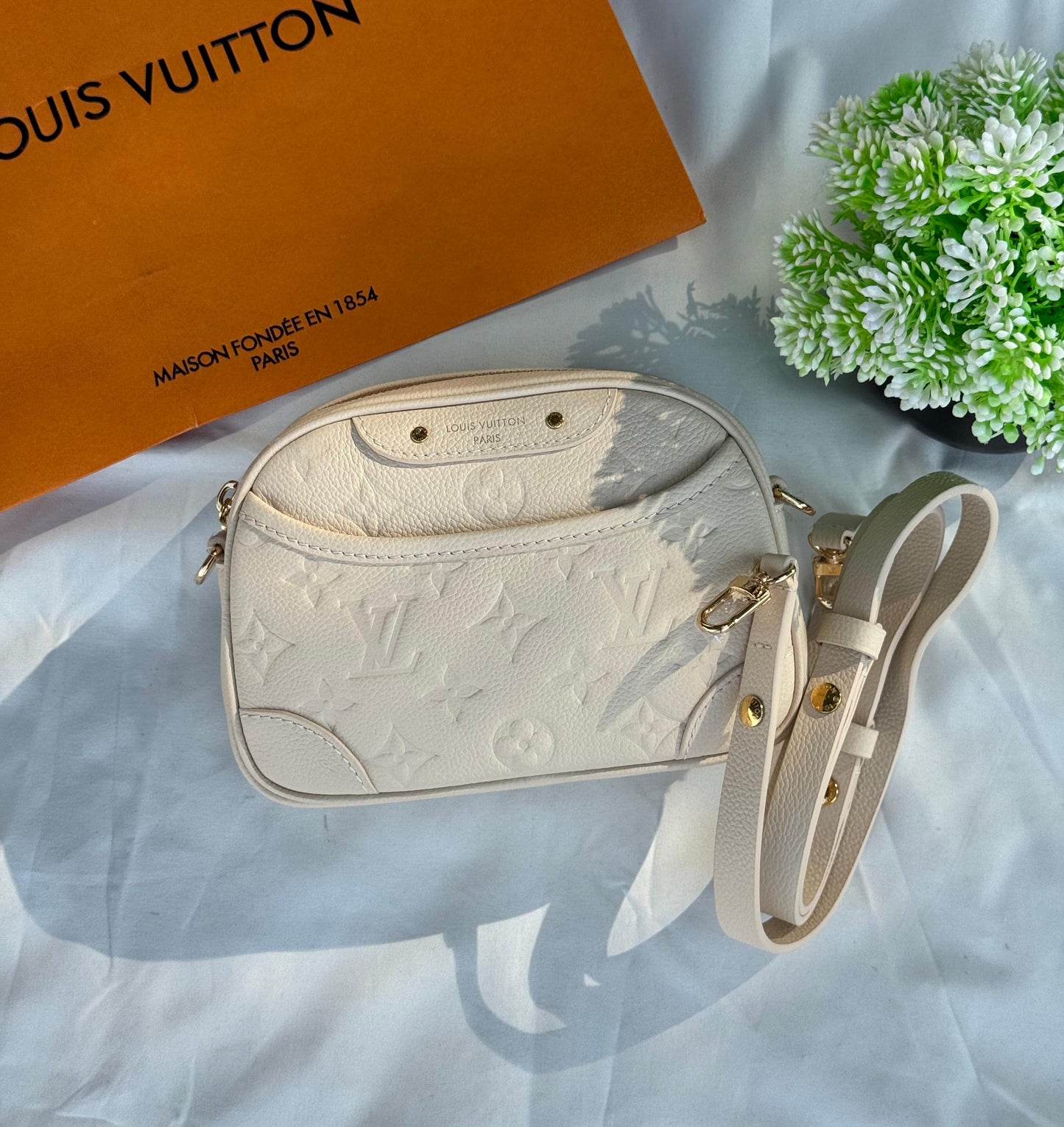 LV Tiny Camera Bag Super master Quality with box and dust bag Size 19 Cm