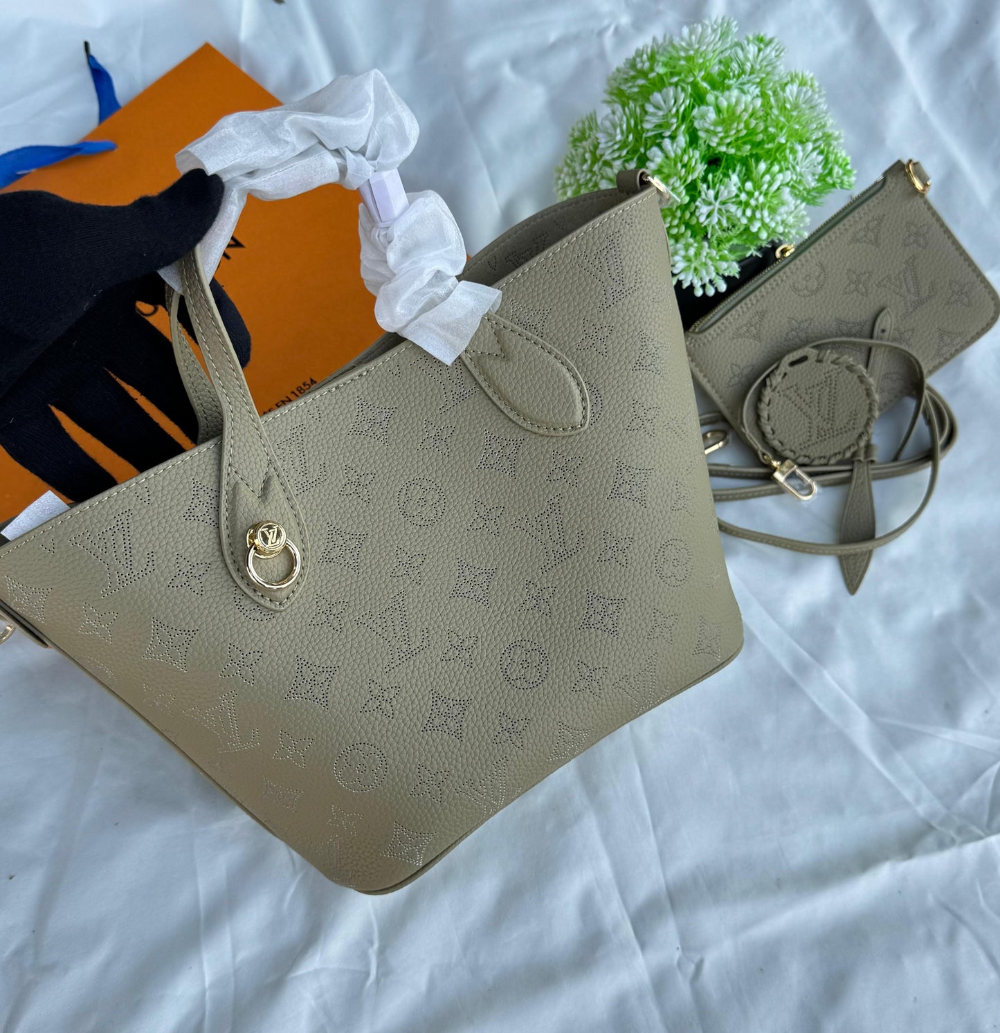 LV Blossom PM Super master Quality with box and dust bag Size 20 Cm