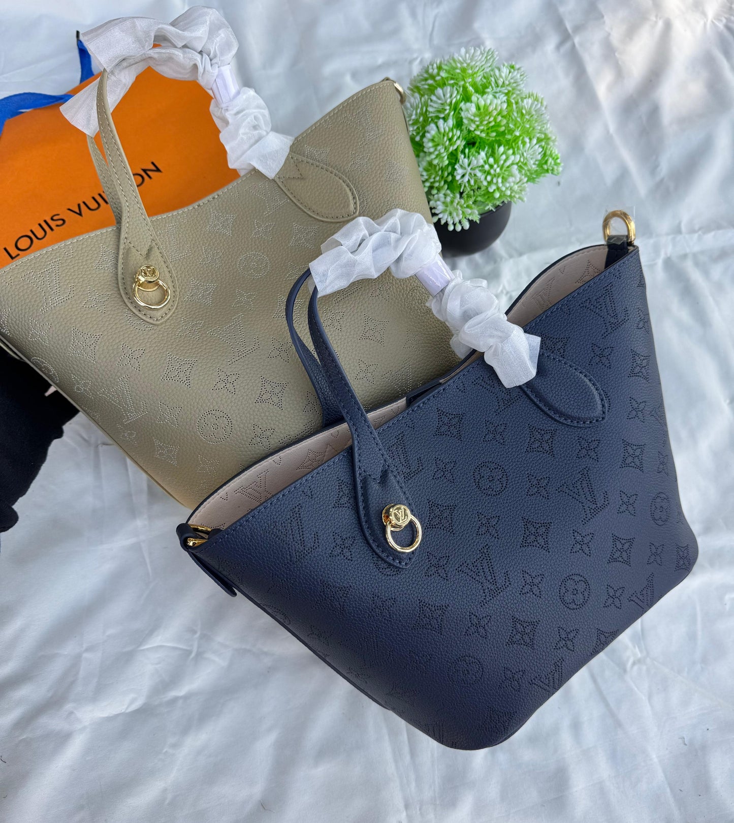 LV Blossom PM Super master Quality with box and dust bag Size 20 Cm