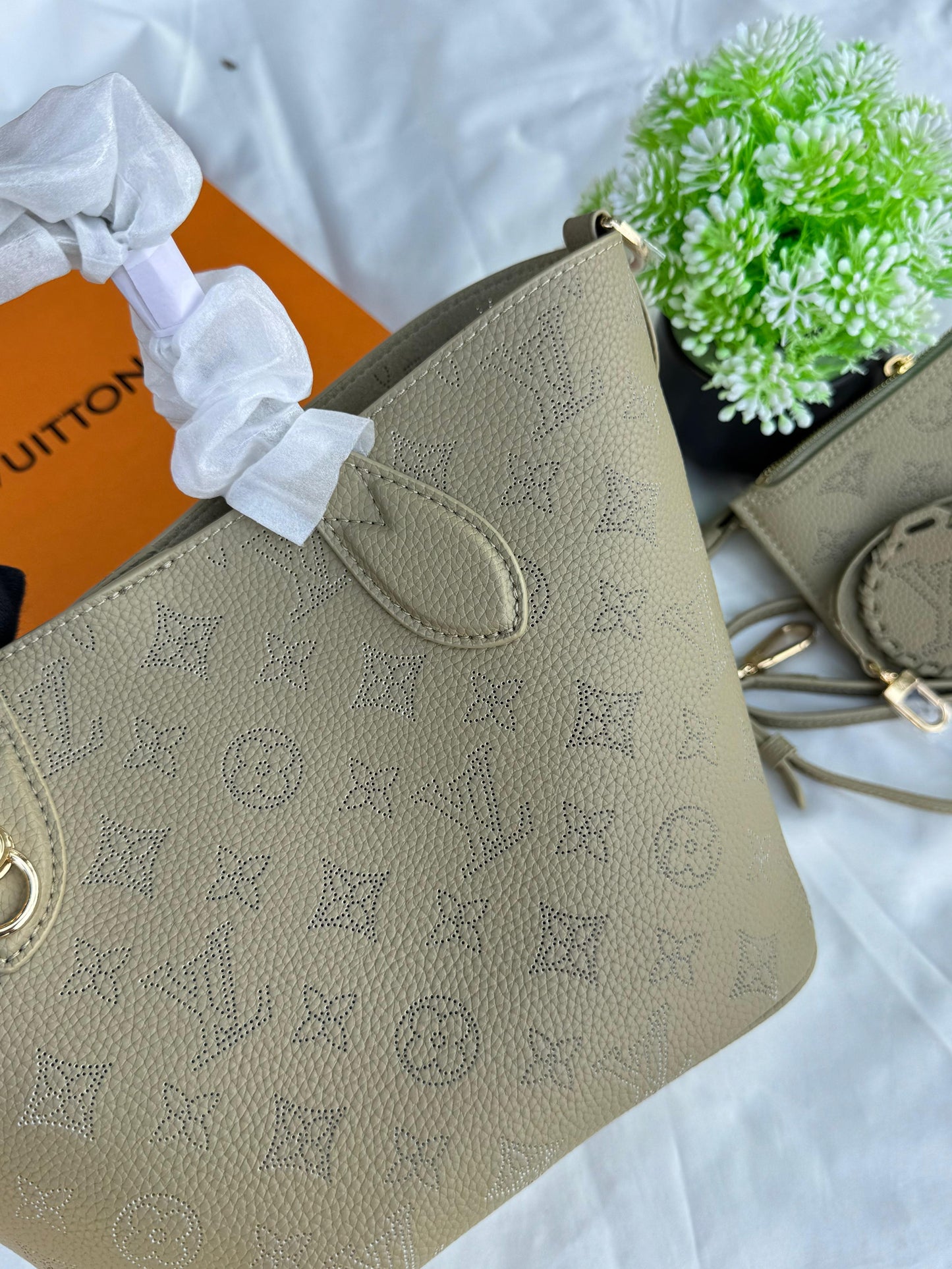 LV Blossom PM Super master Quality with box and dust bag Size 20 Cm
