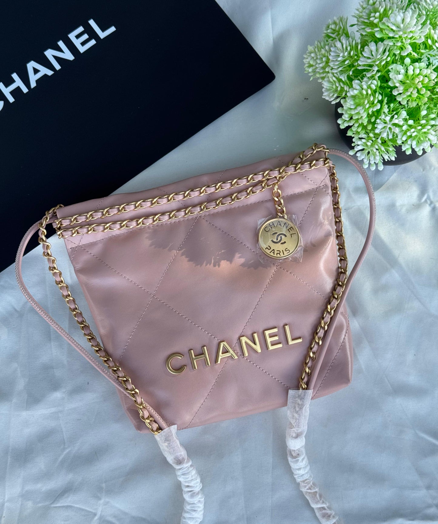 CHANEL 22 Small Handbag Super master Quality with box and dust bag Size 17 Cm