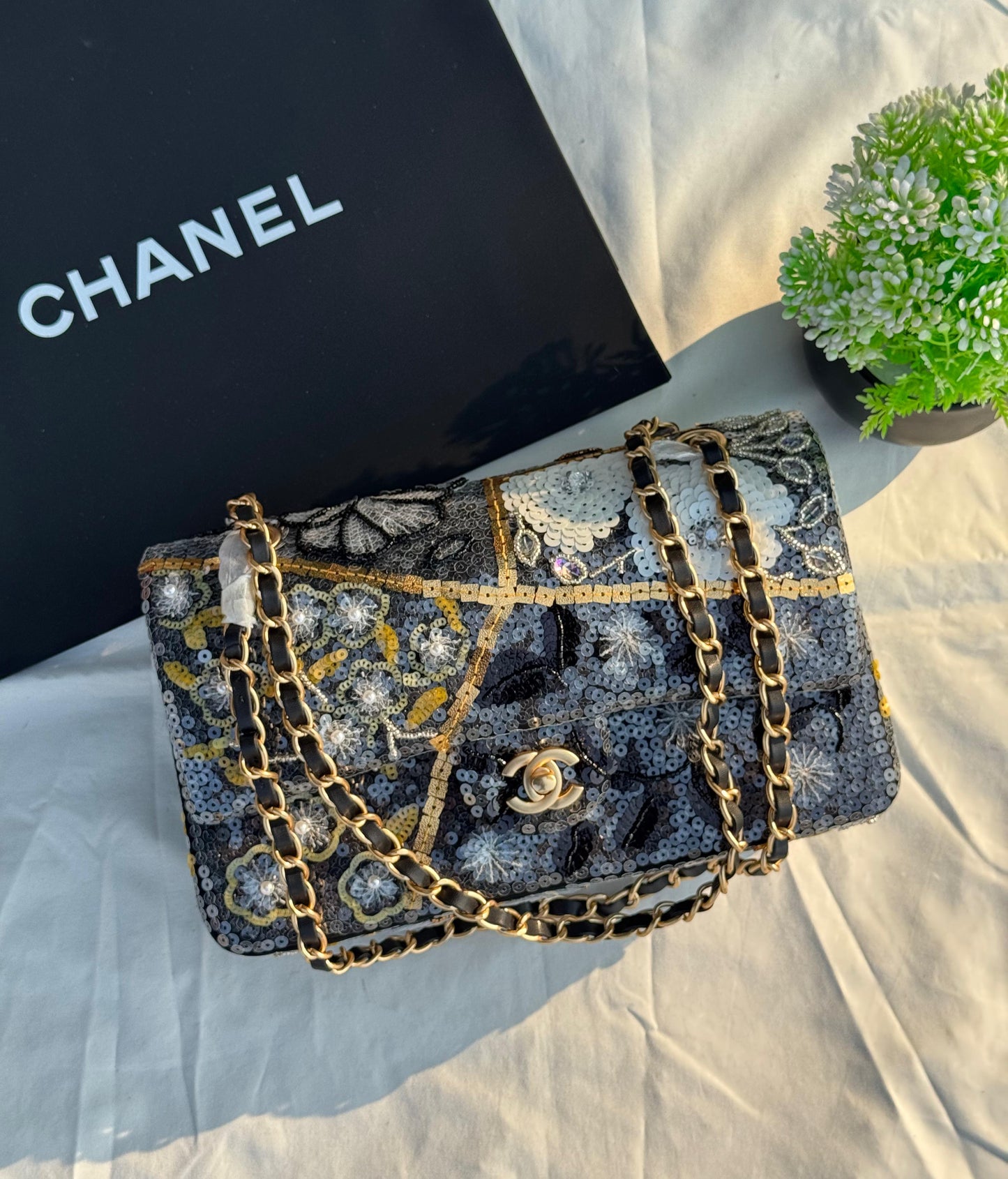 CHANEL Classic 11.12 handbag Super master Quality with box and dust bag Size 25 Cm