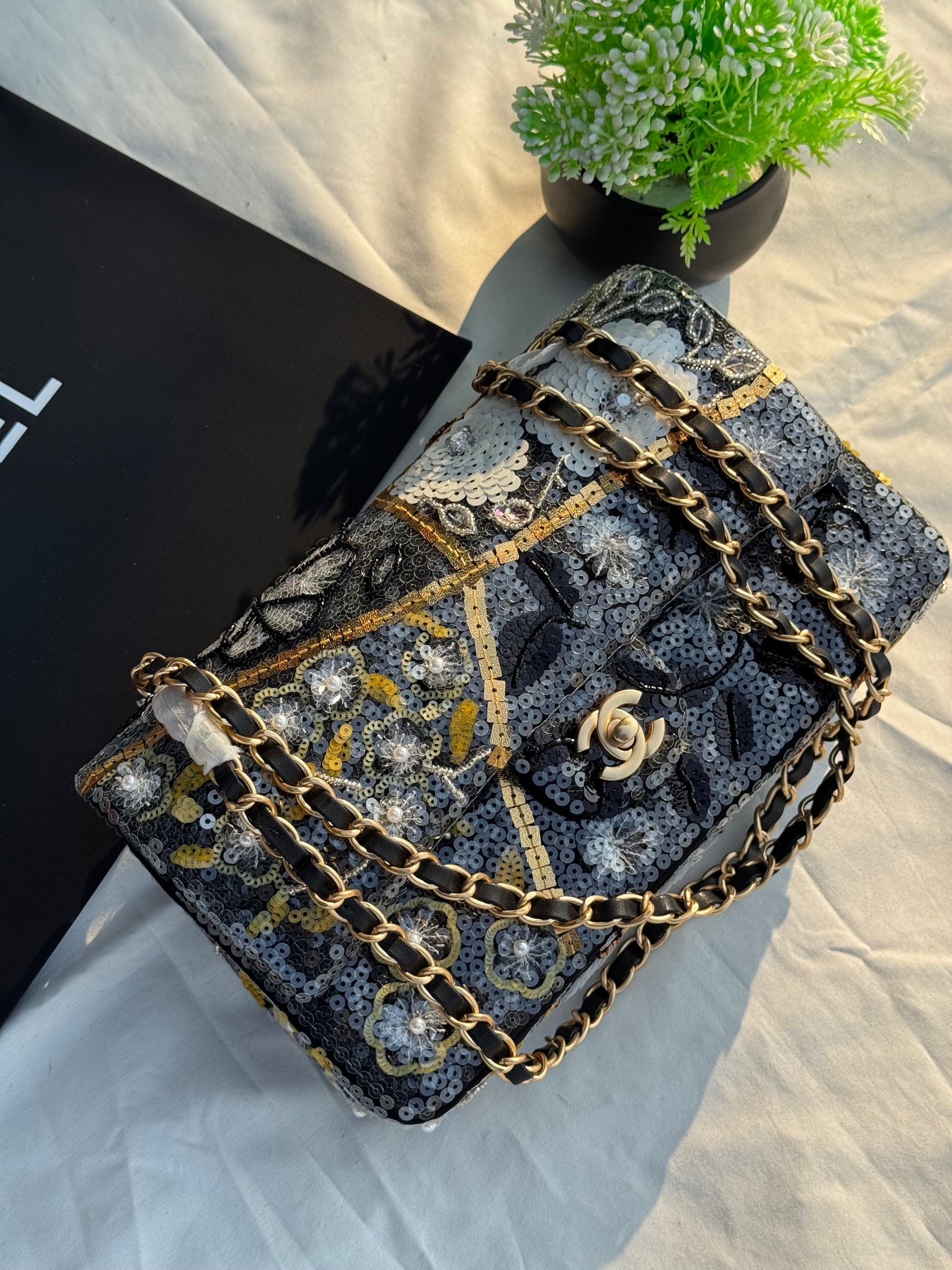 CHANEL Classic 11.12 handbag Super master Quality with box and dust bag Size 25 Cm