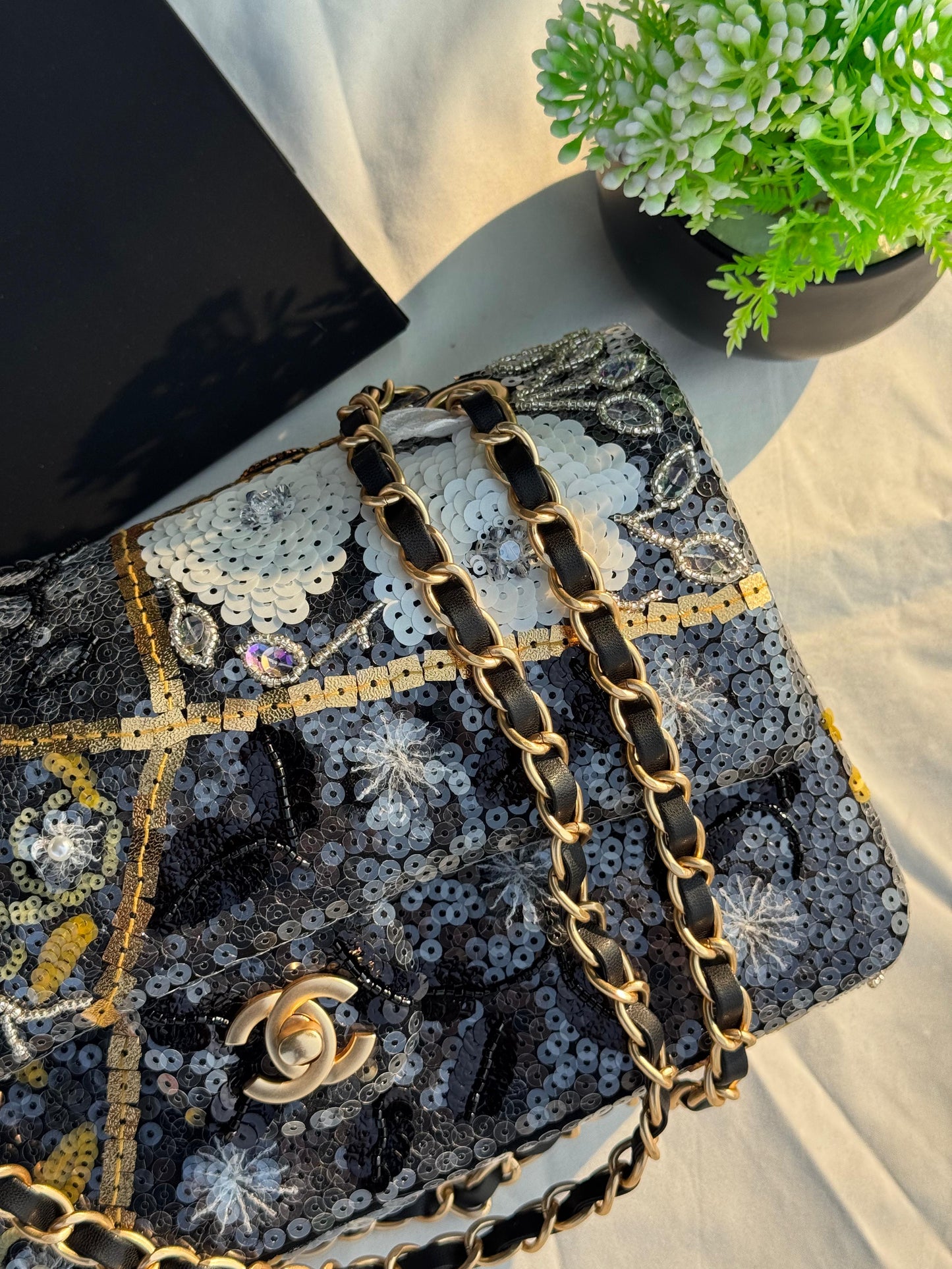 CHANEL Classic 11.12 handbag Super master Quality with box and dust bag Size 25 Cm