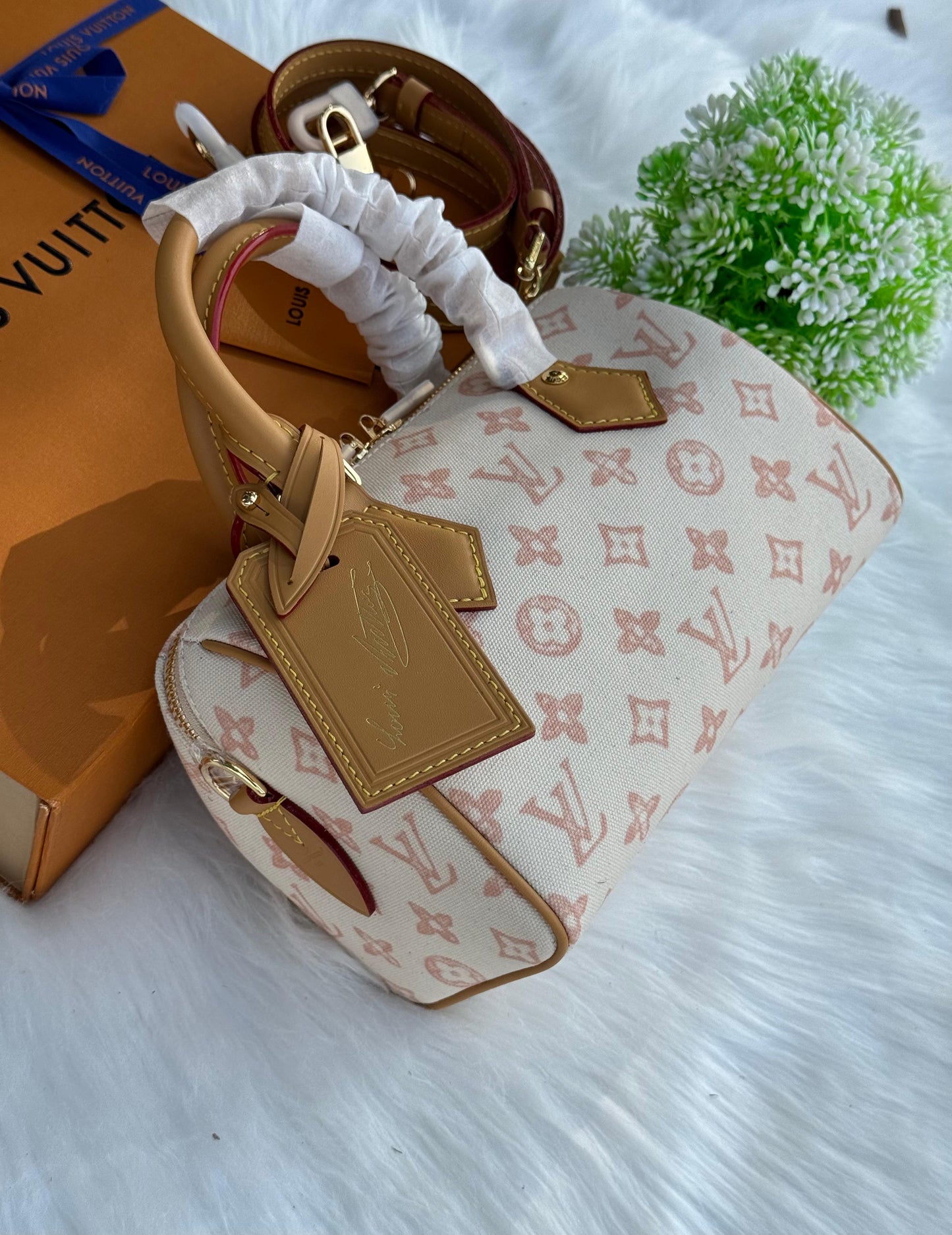 New LV Speedy Bandoulière 20 Super master Quality with box and dust bag Size 20 Cm