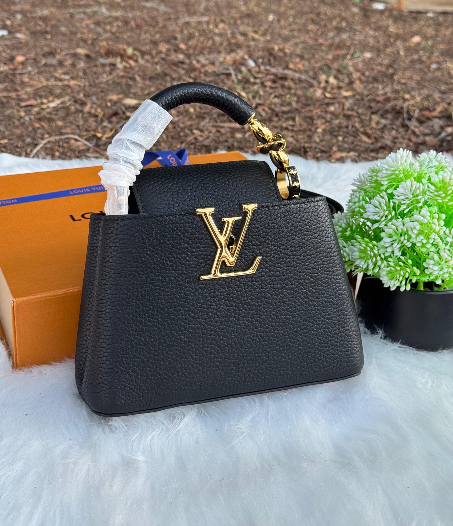 LV Capucines Mini Super master Quality with box and dust bag Size 21 Cm