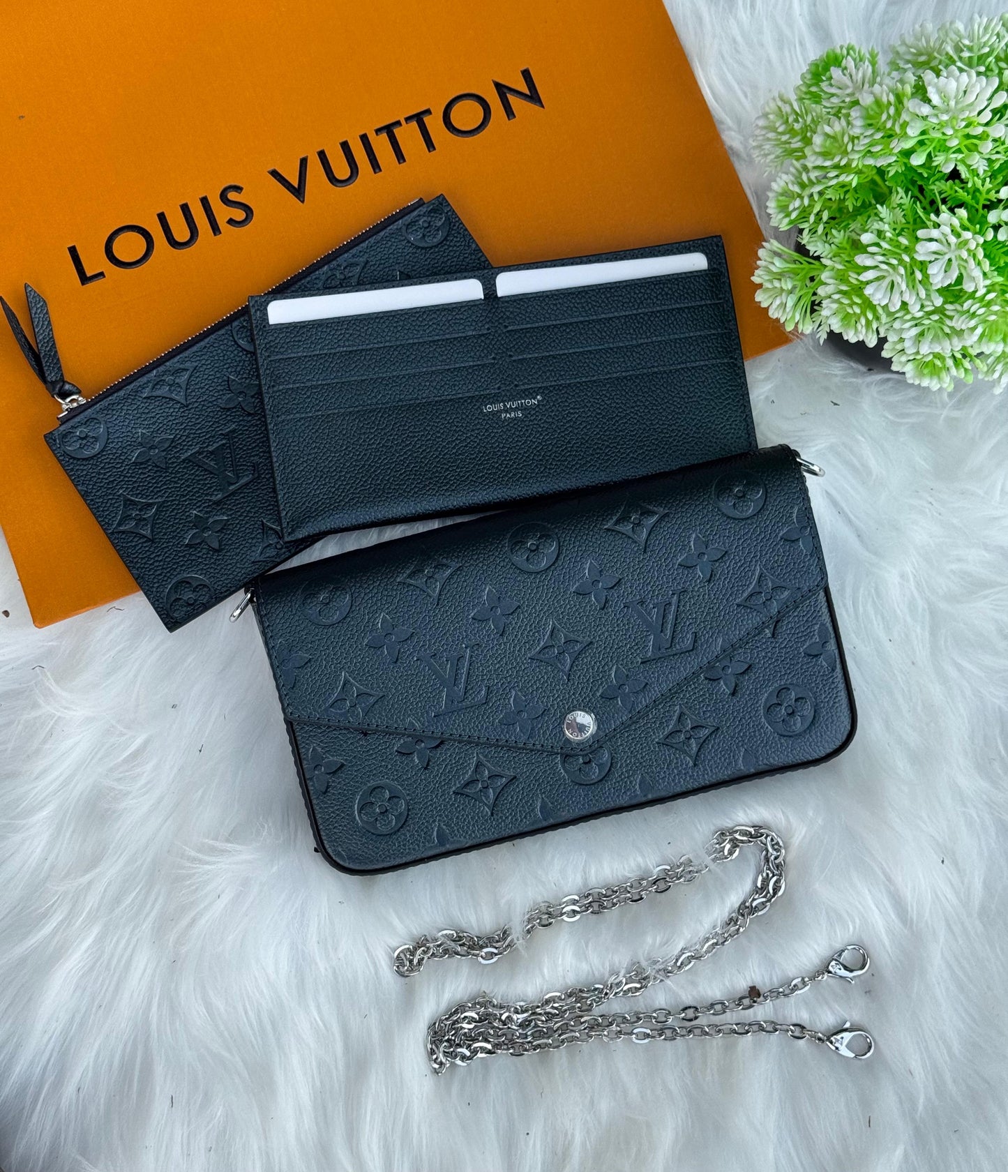 LV Pochette Félicie Super master Quality with box and dust bag Size 21 Cm