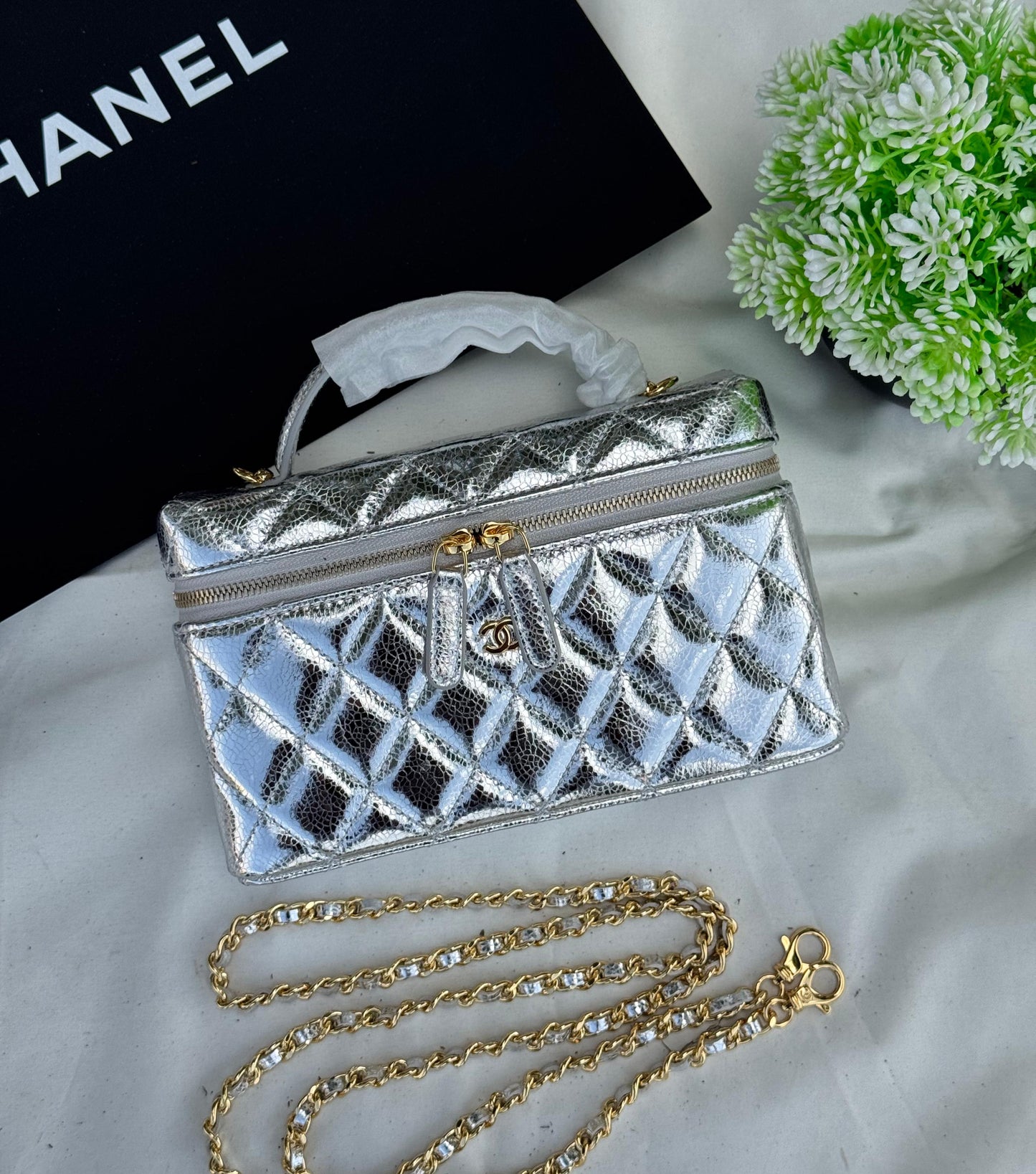 CHANEL Vanity with Chain Super master Quality with box and dust bag Size 19 cm