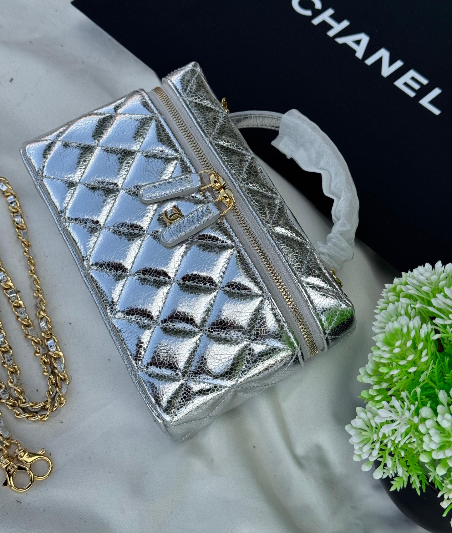 CHANEL Vanity with Chain Super master Quality with box and dust bag Size 19 cm