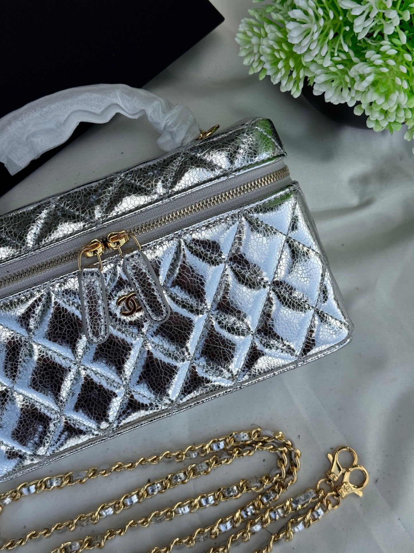 CHANEL Vanity with Chain Super master Quality with box and dust bag Size 19 cm
