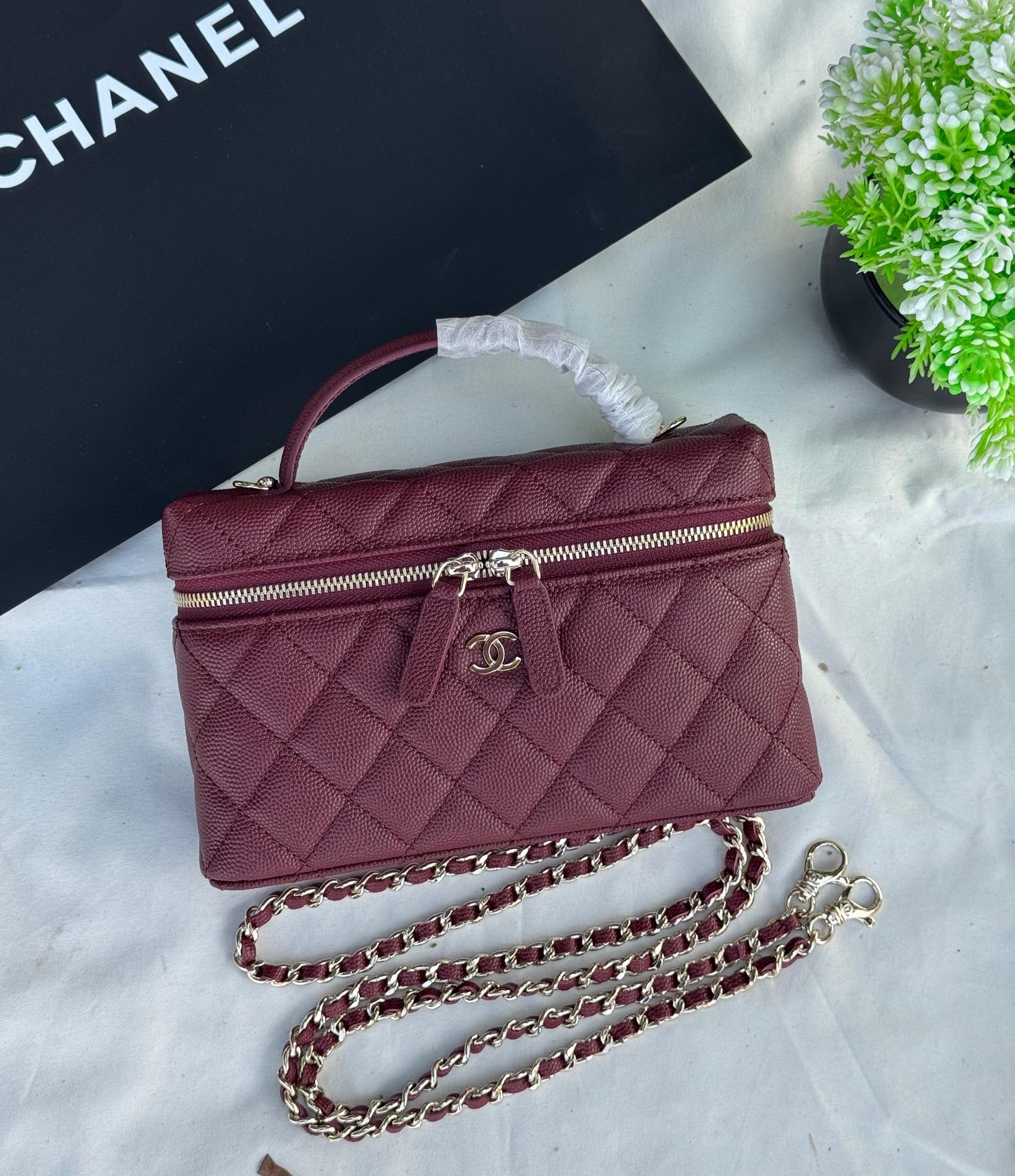 CHANEL Vanity with Chain Super master Quality with box and dust bag Size 19 cm