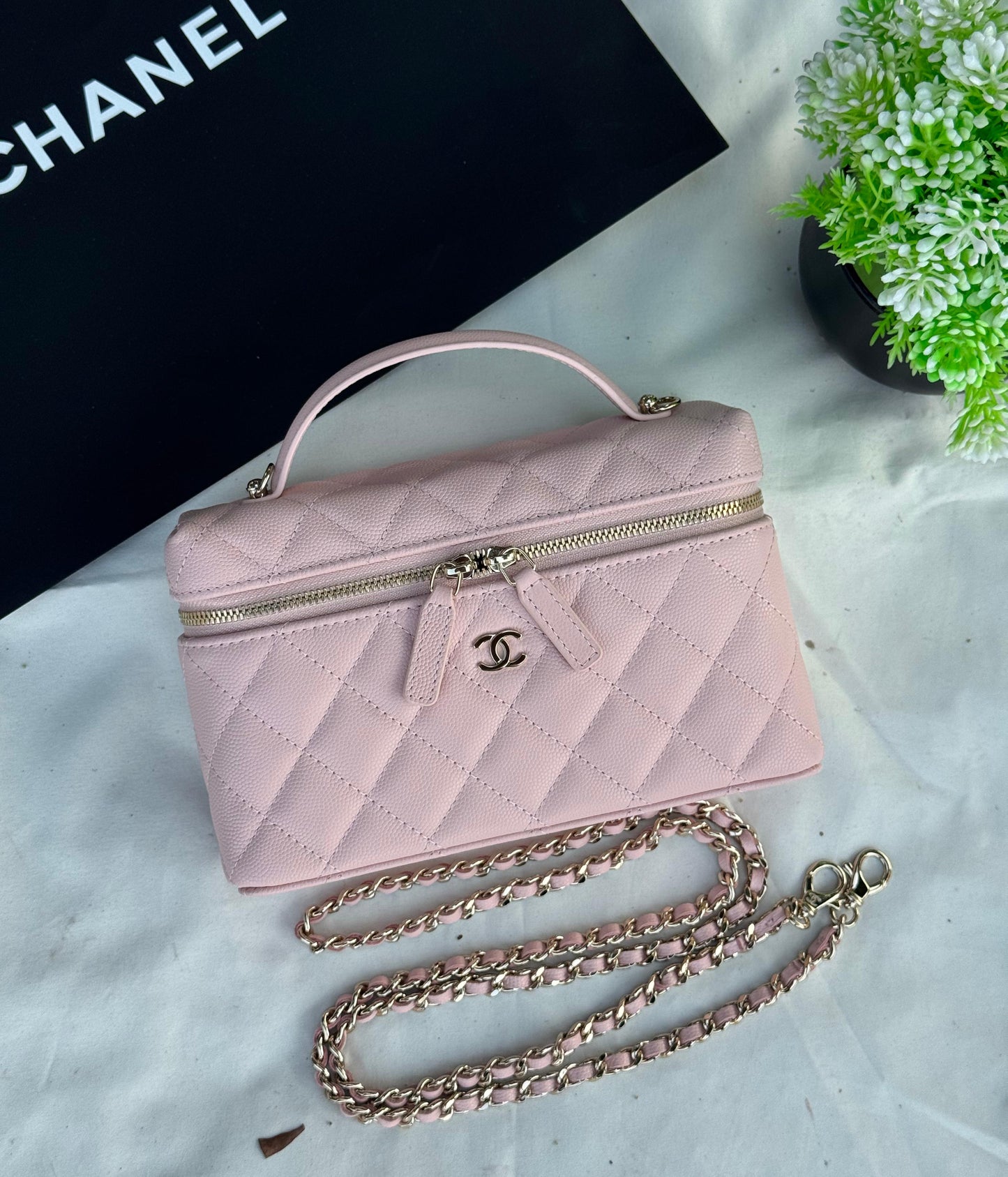 CHANEL Vanity with Chain Super master Quality with box and dust bag Size 19 cm