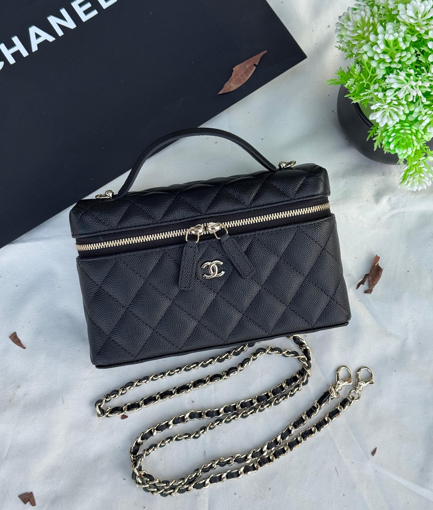 CHANEL Vanity with Chain Super master Quality with box and dust bag Size 19 cm
