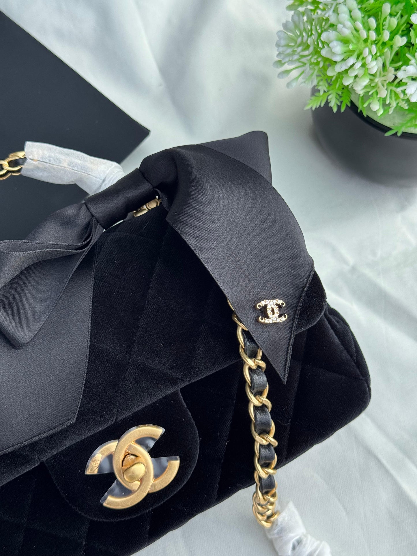 CHANEL Mini FLAP TOP HANDLE Super master Quality with box and dust bag Size 20 Cm 😍 Tweed